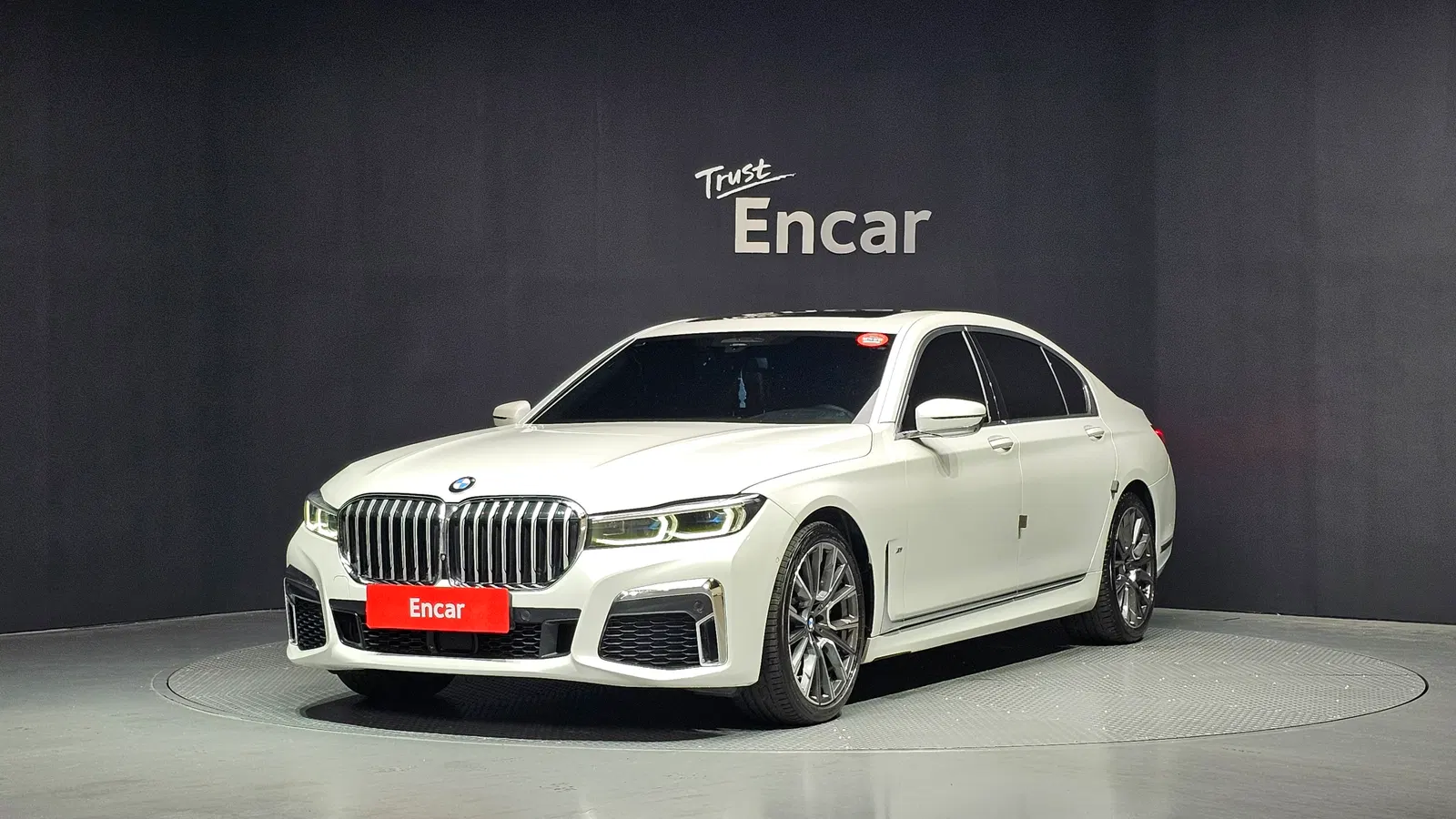 BMW Série 7 (G11) 740Li xDrive M Sport 2021 — photo 1 sur 20