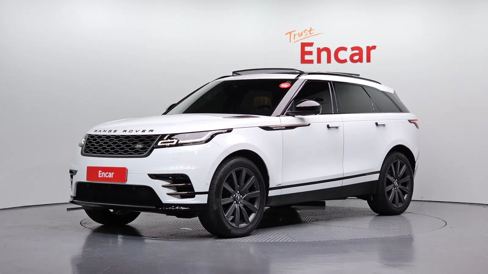 Land Rover Range Rover Velar 3.0 D300 R-Dynamic HSE 2019 — photo 1 sur 36