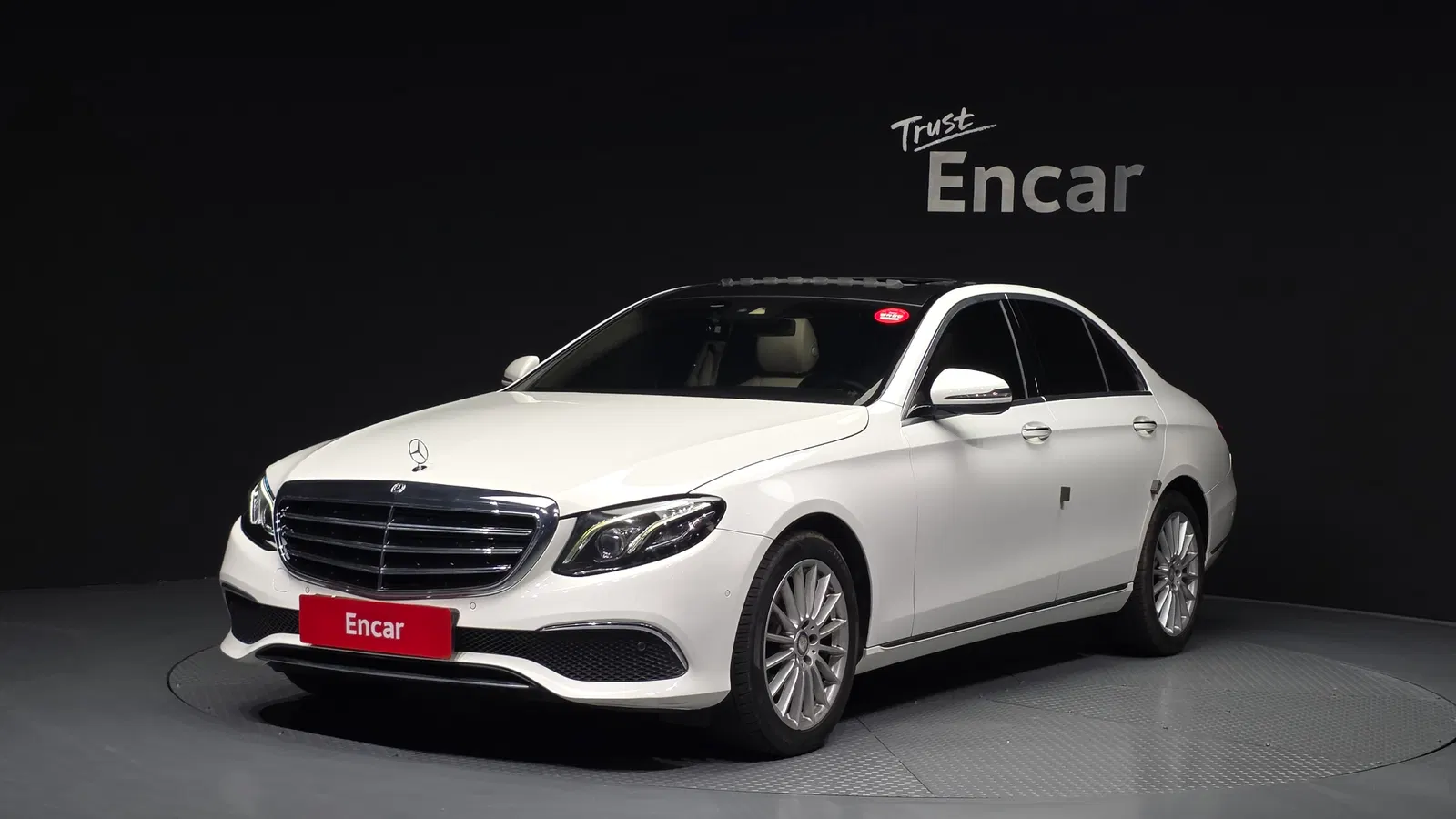 Mercedes-Benz Classe E E220d Exclusive (W213) 2017 — photo 1 sur 20