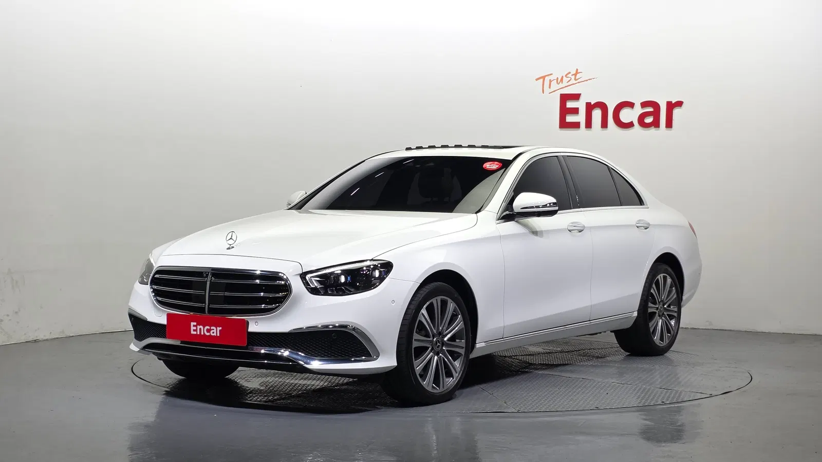 Mercedes-Benz Classe E E350 4MATIC Exclusive (W213) 2023 — photo 1 sur 32
