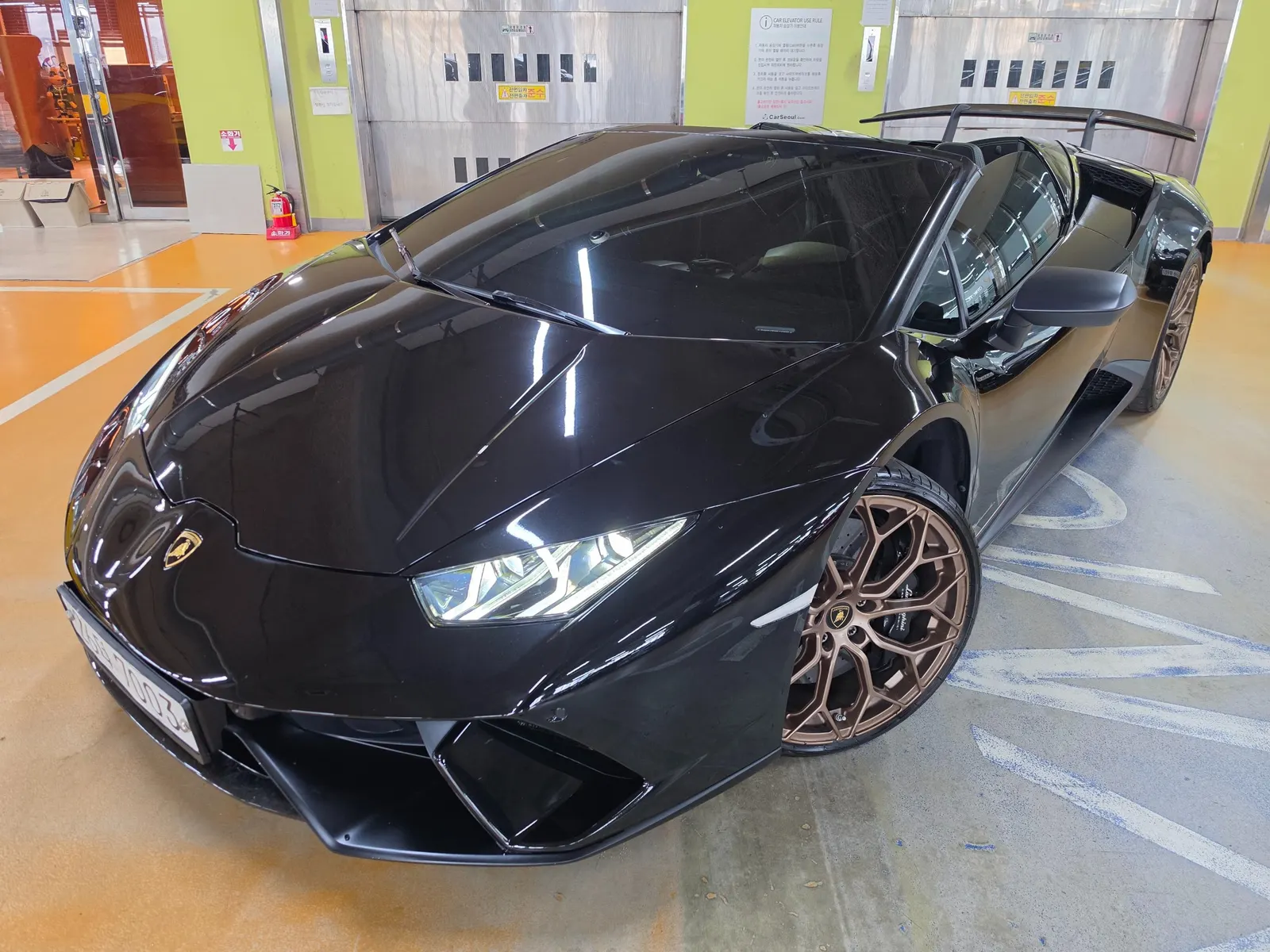 Lamborghini Huracán LP640-4 Spyder Performante 2019 — photo 1 sur 25