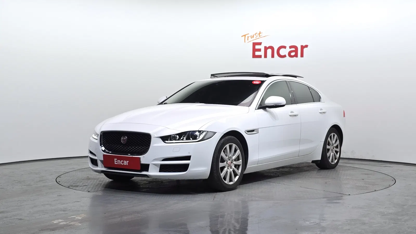 Jaguar XE 20d Prestige AWD 2017 — photo 1 sur 20