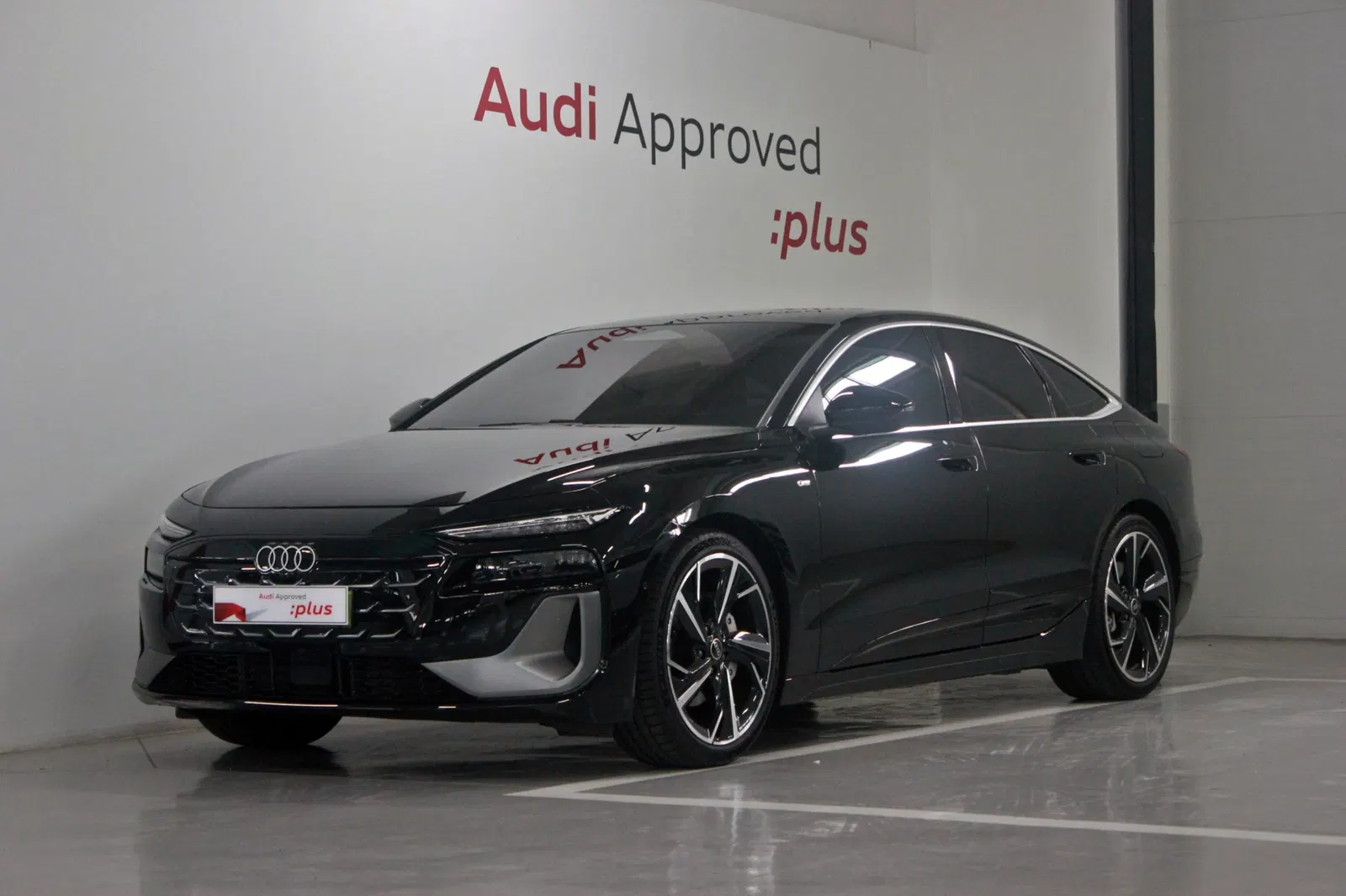 Audi A6 e-tron Performance S Line 2025 — photo 1 sur 26