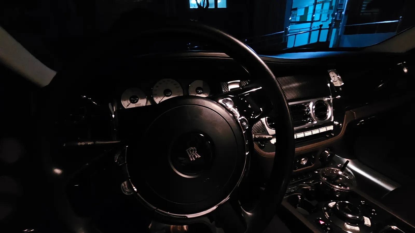 Rolls-Royce Ghost 6.6 V12 2015 — photo 1 sur 26