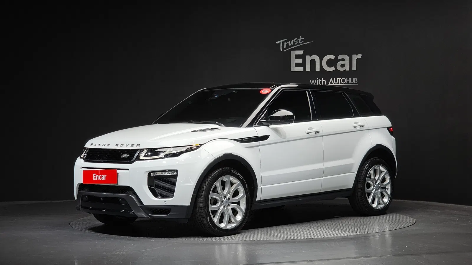 Land Rover Range Rover Evoque 2.0 TD4 HSE Dynamic 2017 — photo 1 sur 40