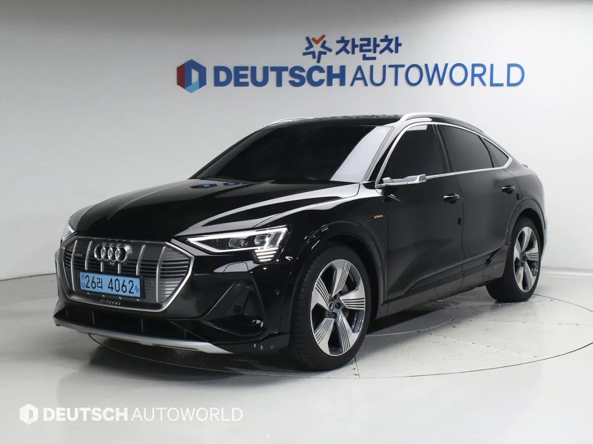 Audi e-tron 55 Quattro Sportback 2022 — photo 1 sur 26
