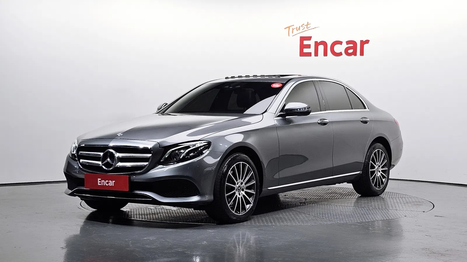 Mercedes-Benz Classe E E220d 4MATIC Avantgarde (W213) 2018 — photo 1 sur 20