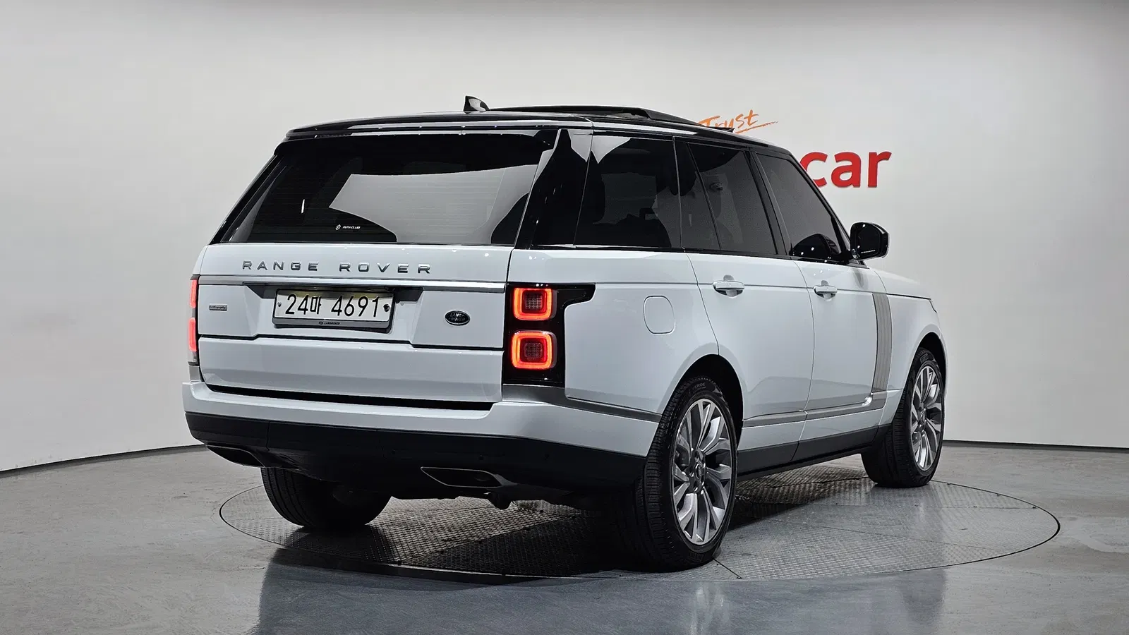 Land Rover Range Rover 4e génération 4.4 SDV8 AB Diesel 2018 — photo 1 sur 31