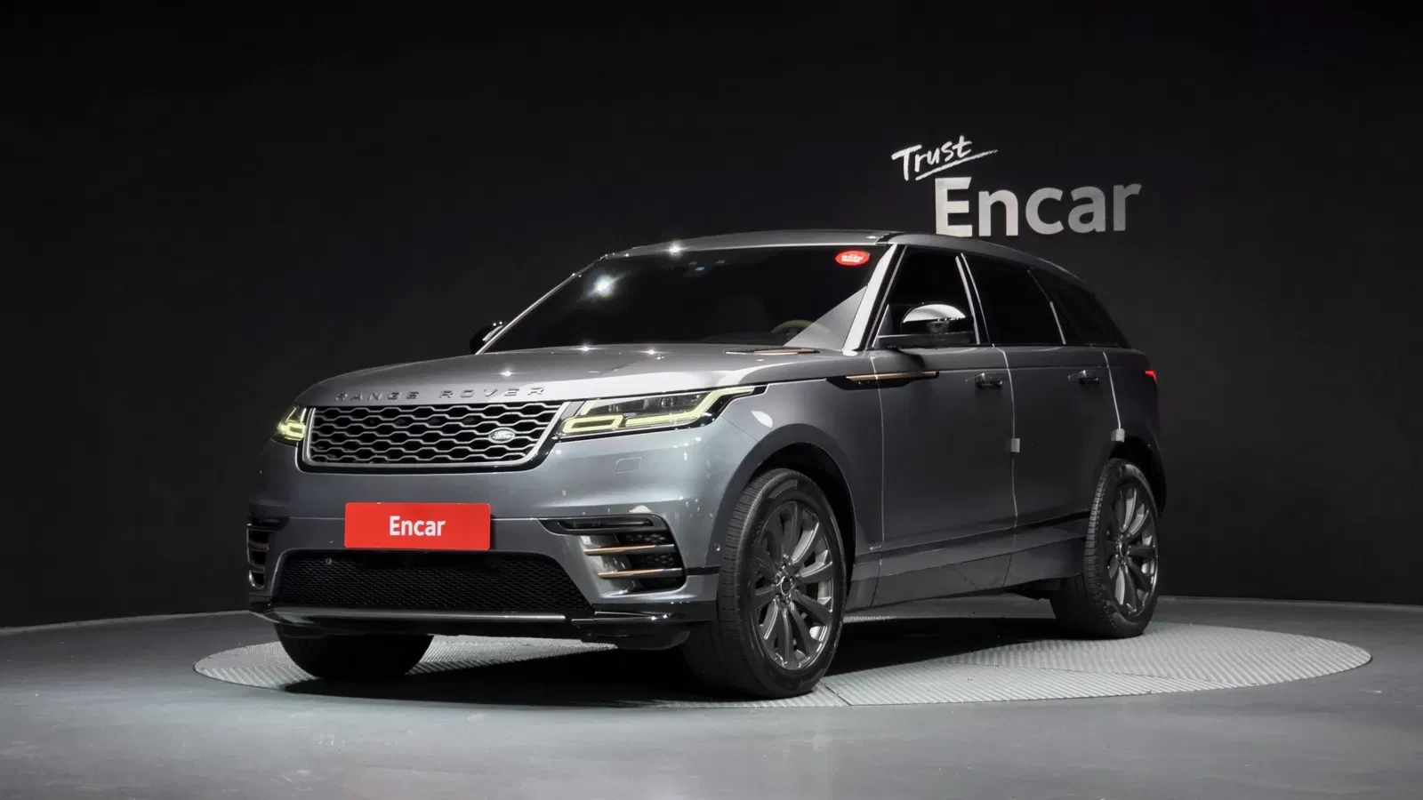 Land Rover Range Rover Velar 3.0 D300 R-Dynamic SE 2018 — photo 1 sur 44