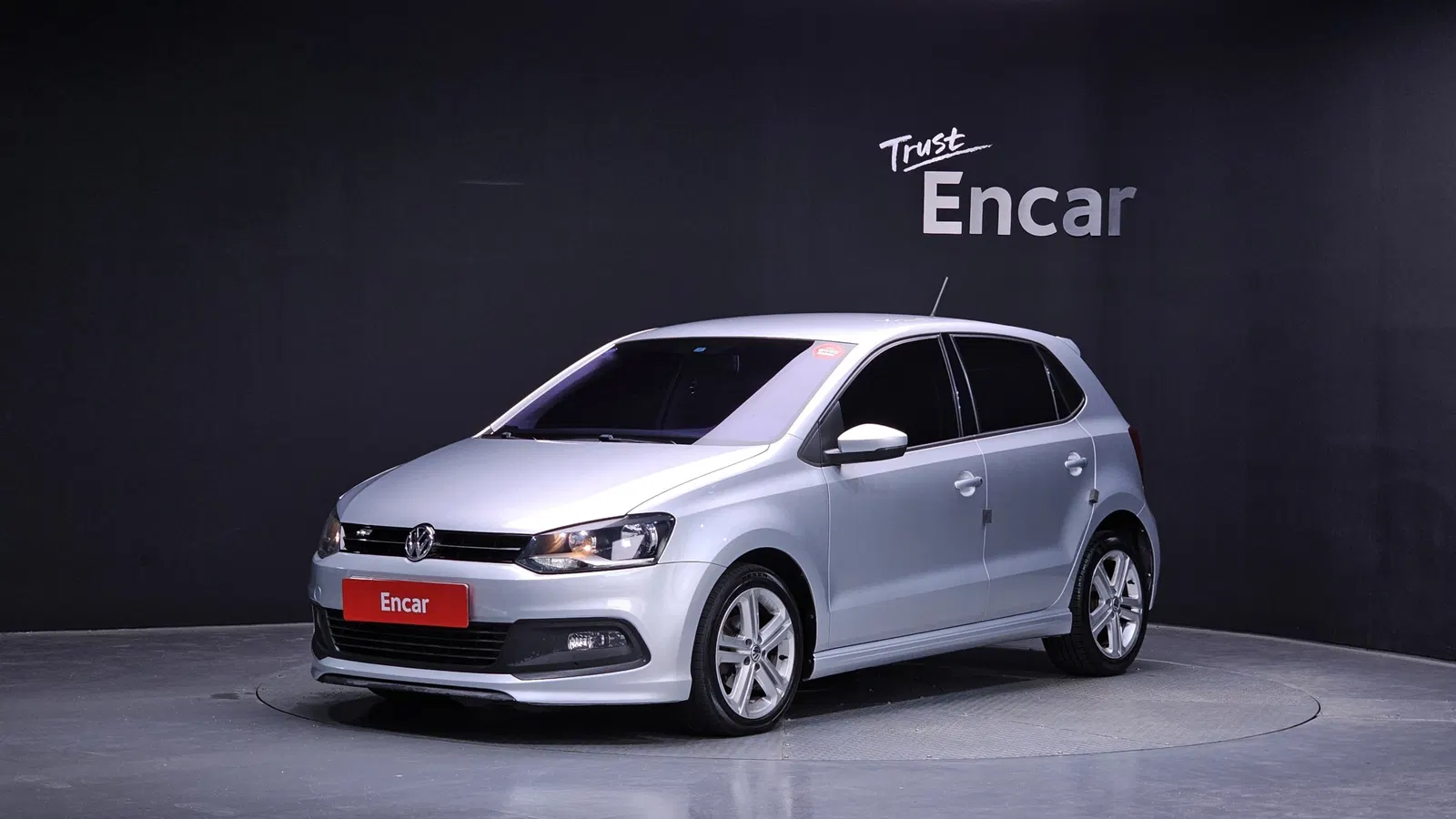 Volkswagen Polo 1.6 TDI R-Line 2013 — photo 1 sur 20