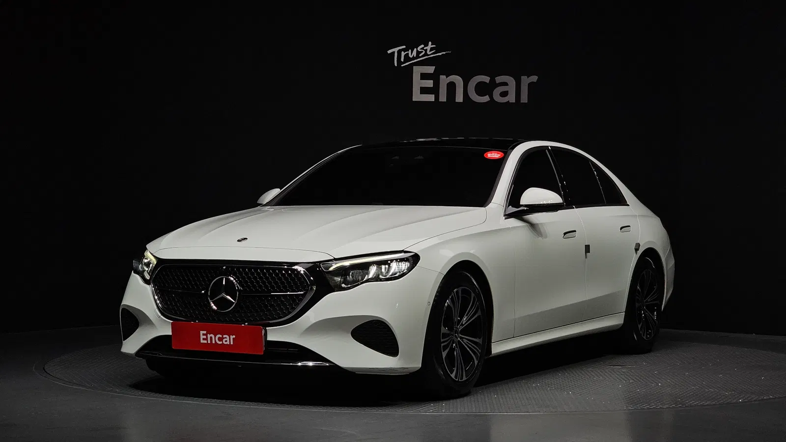 Mercedes-Benz Classe E E200 Avantgarde (W214) 2025 — photo 1 sur 37