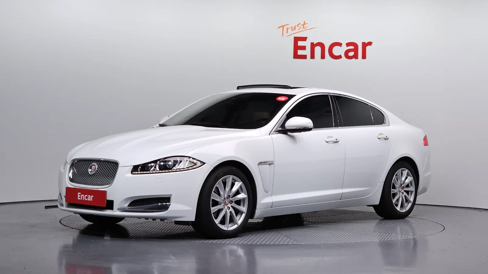 Jaguar New XF 2.2D Premium 2015 — photo 1 sur 20