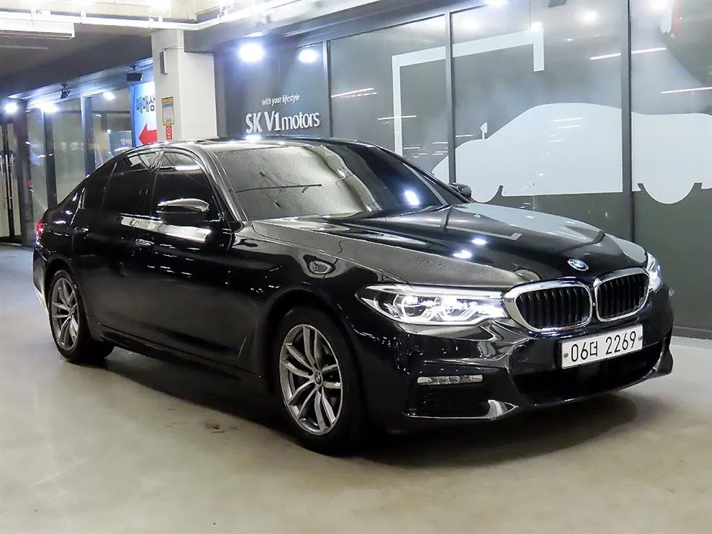 BMW Série 5 (G30) 530i M Sport Plus 2017 — photo 1 sur 26