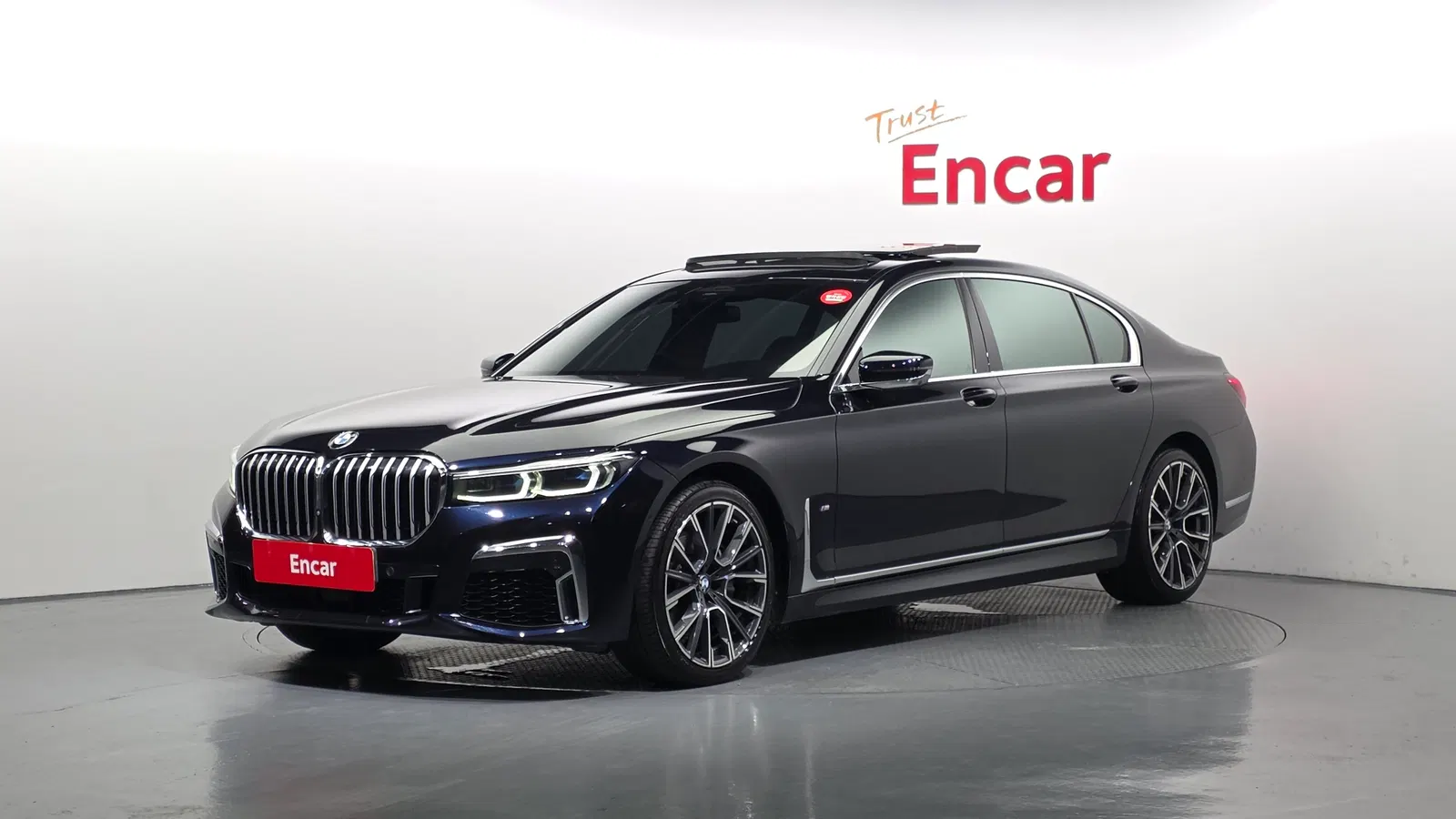 BMW Série 7 (G11) 740Li xDrive M Sport 2021 — photo 1 sur 36
