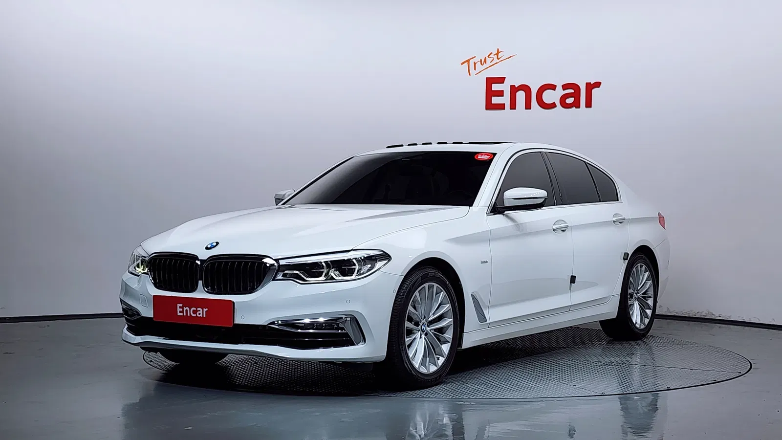 BMW Série 5 (G30) 530i xDrive Luxury Plus 2018 — photo 1 sur 33
