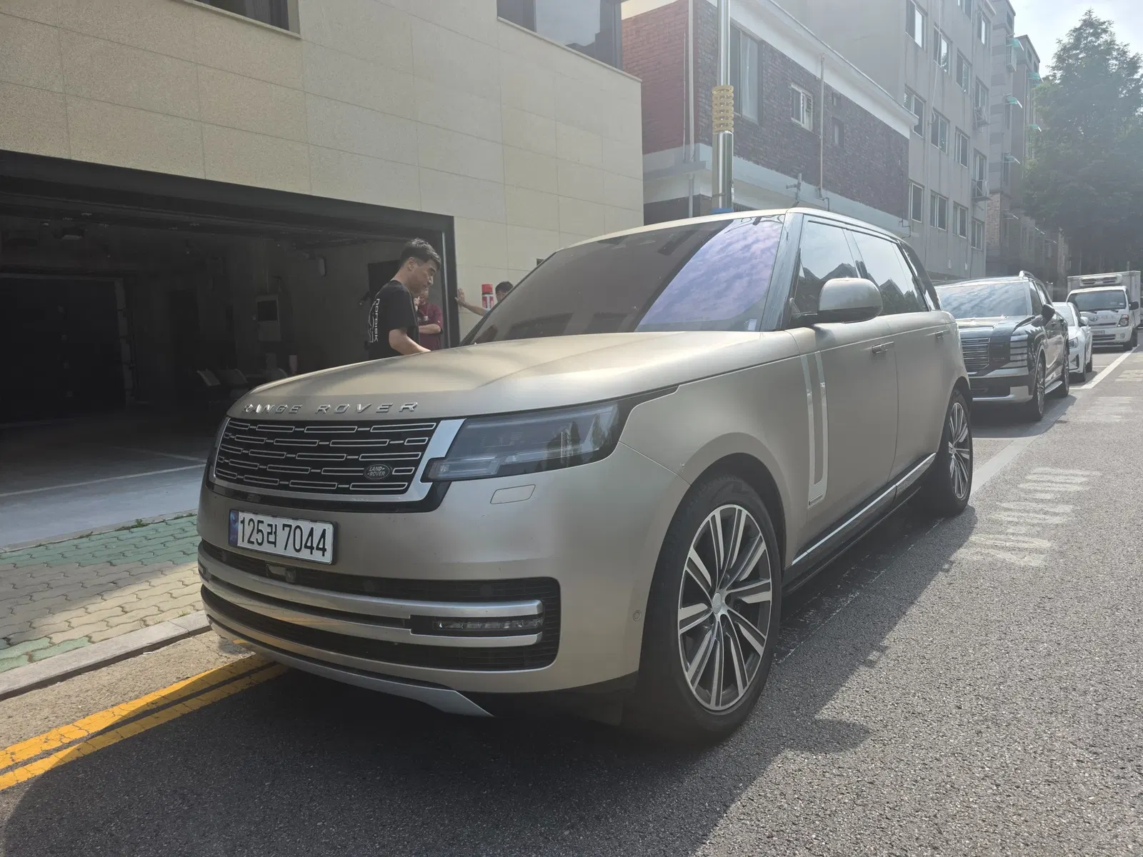 Land Rover Range Rover 5e génération P530 AB LWB 2023 — photo 1 sur 26