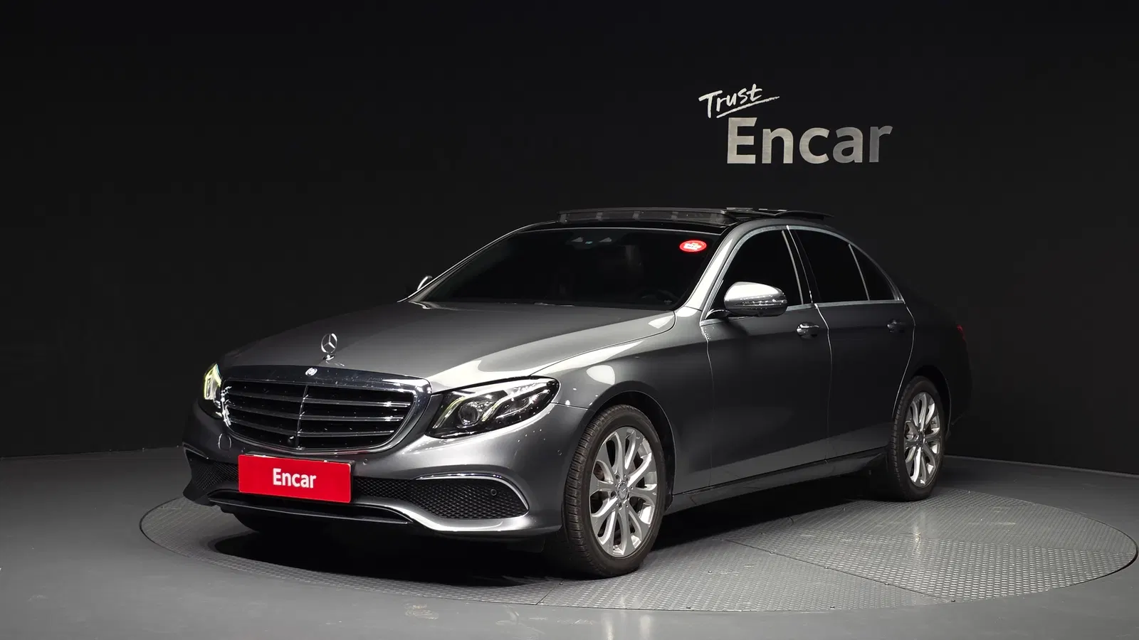 Mercedes-Benz Classe E E300 Exclusive (W213) 2017 — photo 1 sur 20