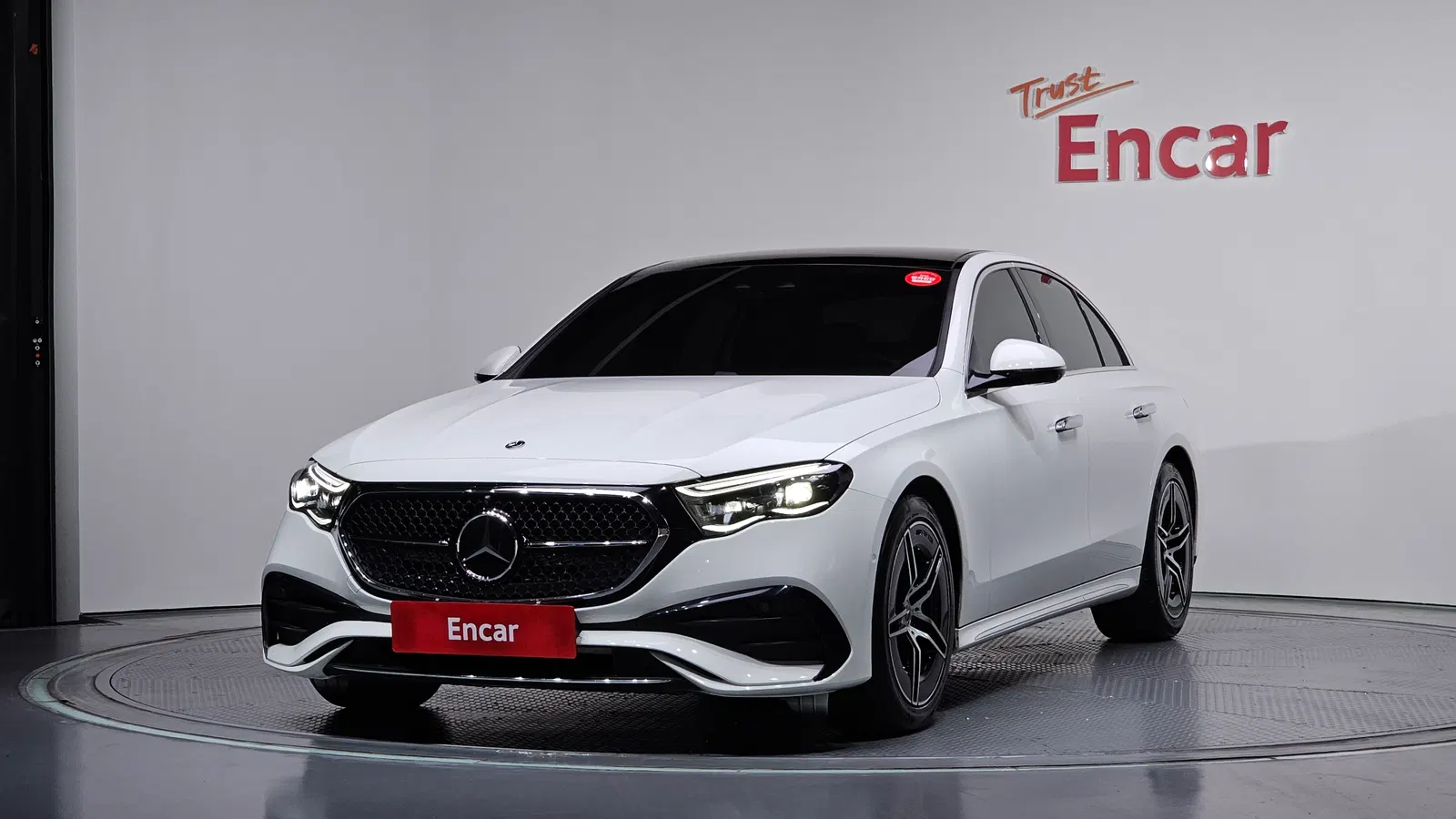Mercedes-Benz Classe E AMG Line · E300 4MATIC (W214) 2024 — photo 1 sur 32