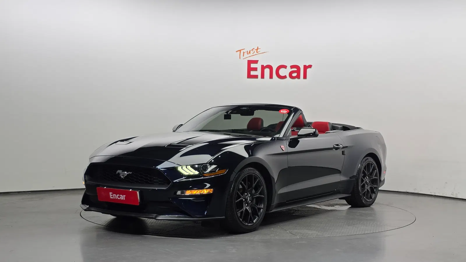 Ford Mustang Convertible 2021 — photo 1 sur 30