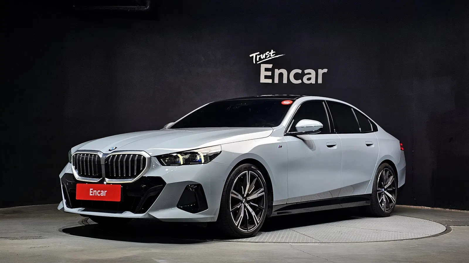 BMW Série 5 (G60) 530i xDrive M Sport 2024 — photo 1 sur 33