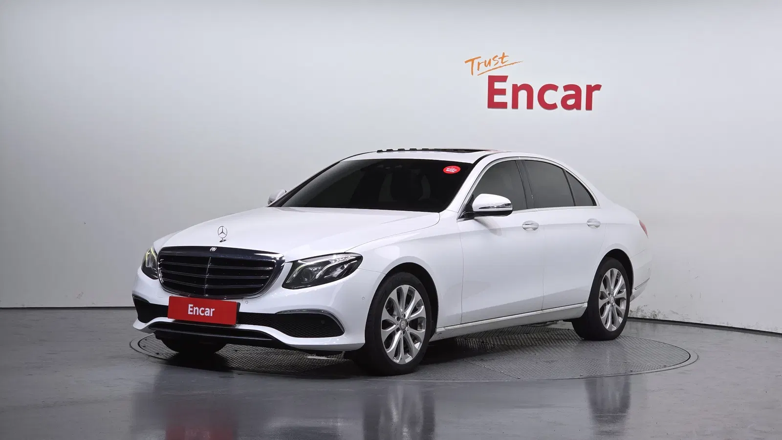 Mercedes-Benz Classe E E220d 4MATIC Exclusive (W213) 2017 — photo 1 sur 20