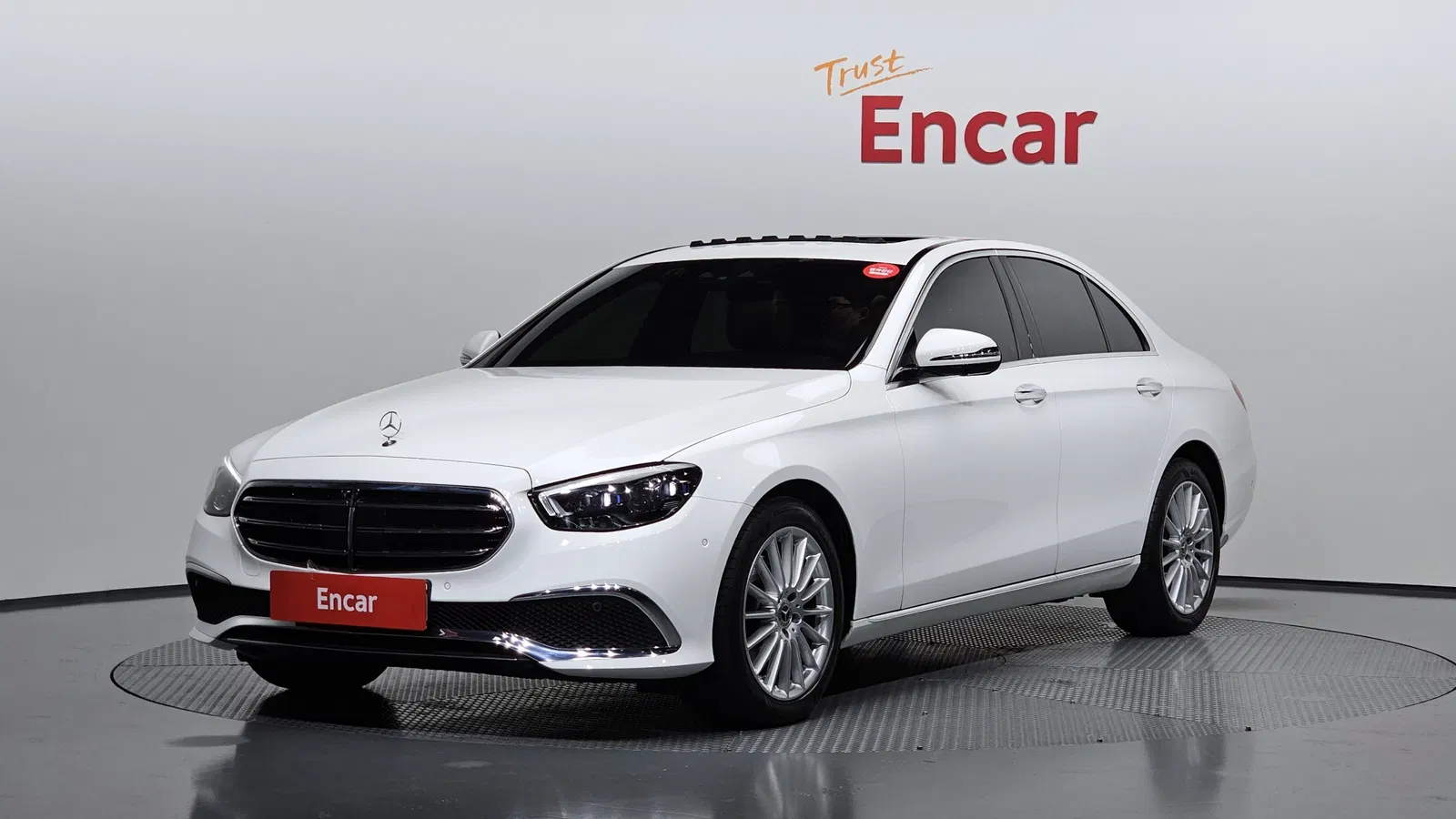 Mercedes-Benz Classe E E250 Exclusive (W213) 2023 — photo 1 sur 32