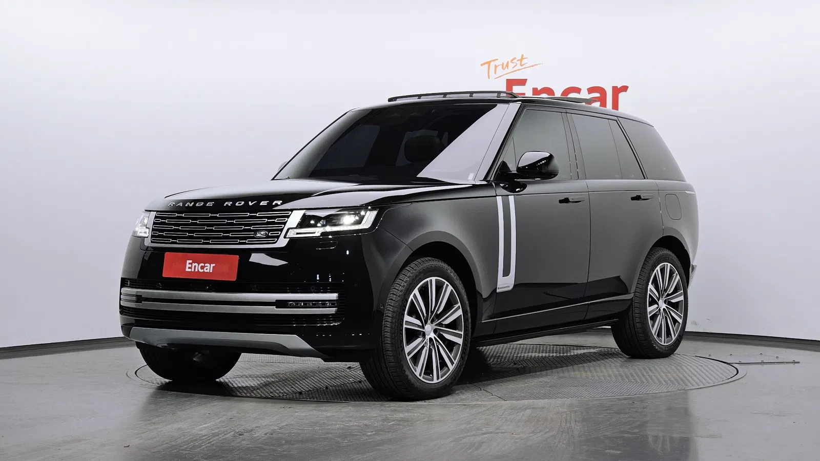 Land Rover Range Rover 5e génération P550E AB 2025 — photo 1 sur 26