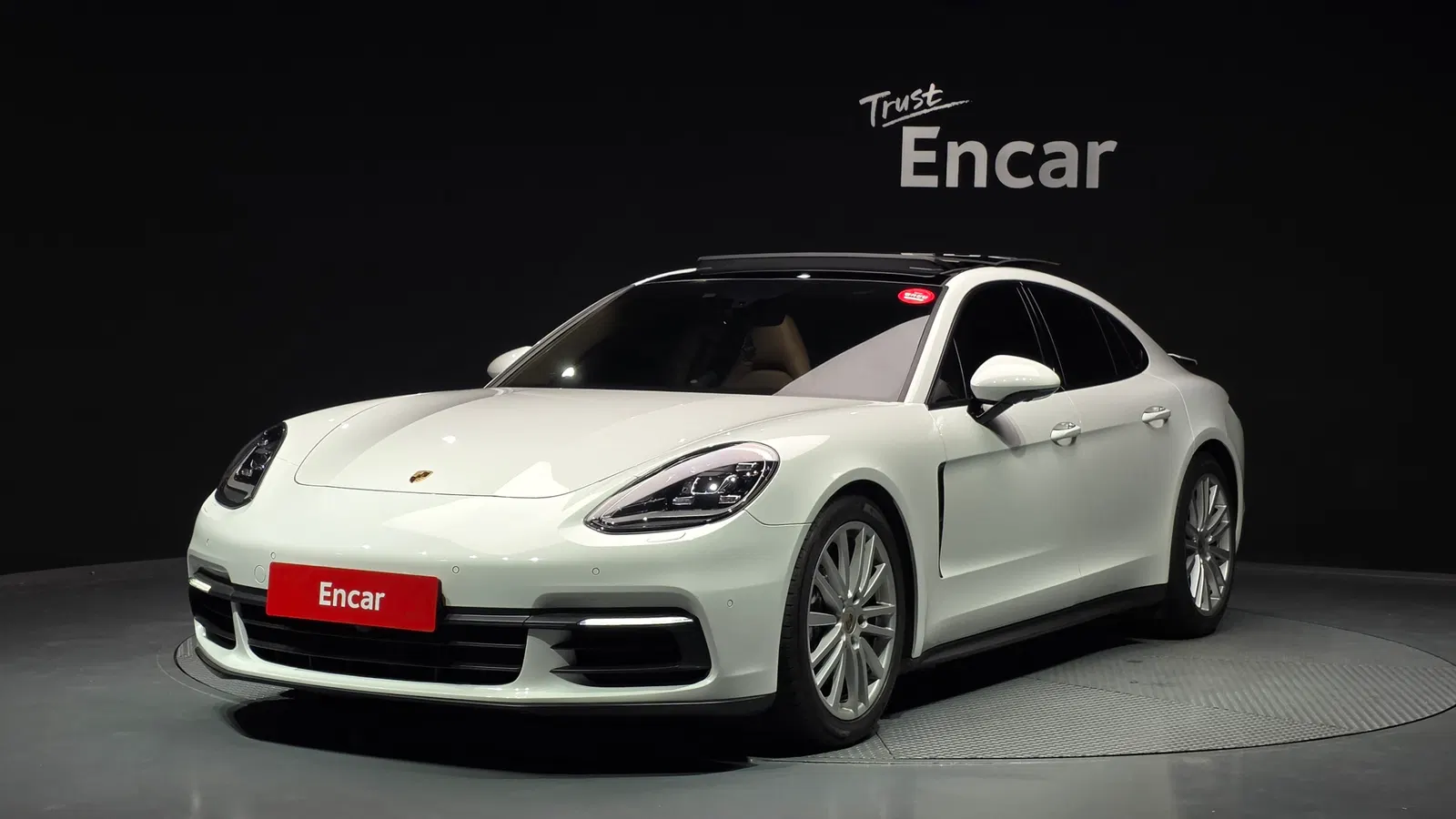 Porsche Panamera (971) 3.0 AWD 2018 — photo 1 sur 16