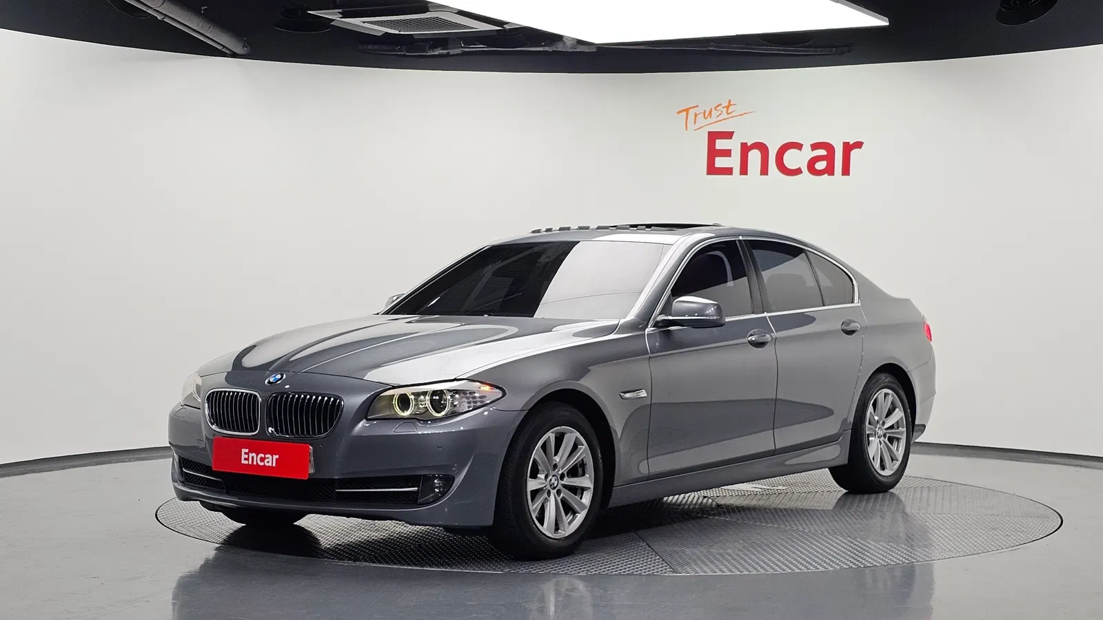 BMW Série 5 (F10) 520d 2013 — photo 1 sur 20