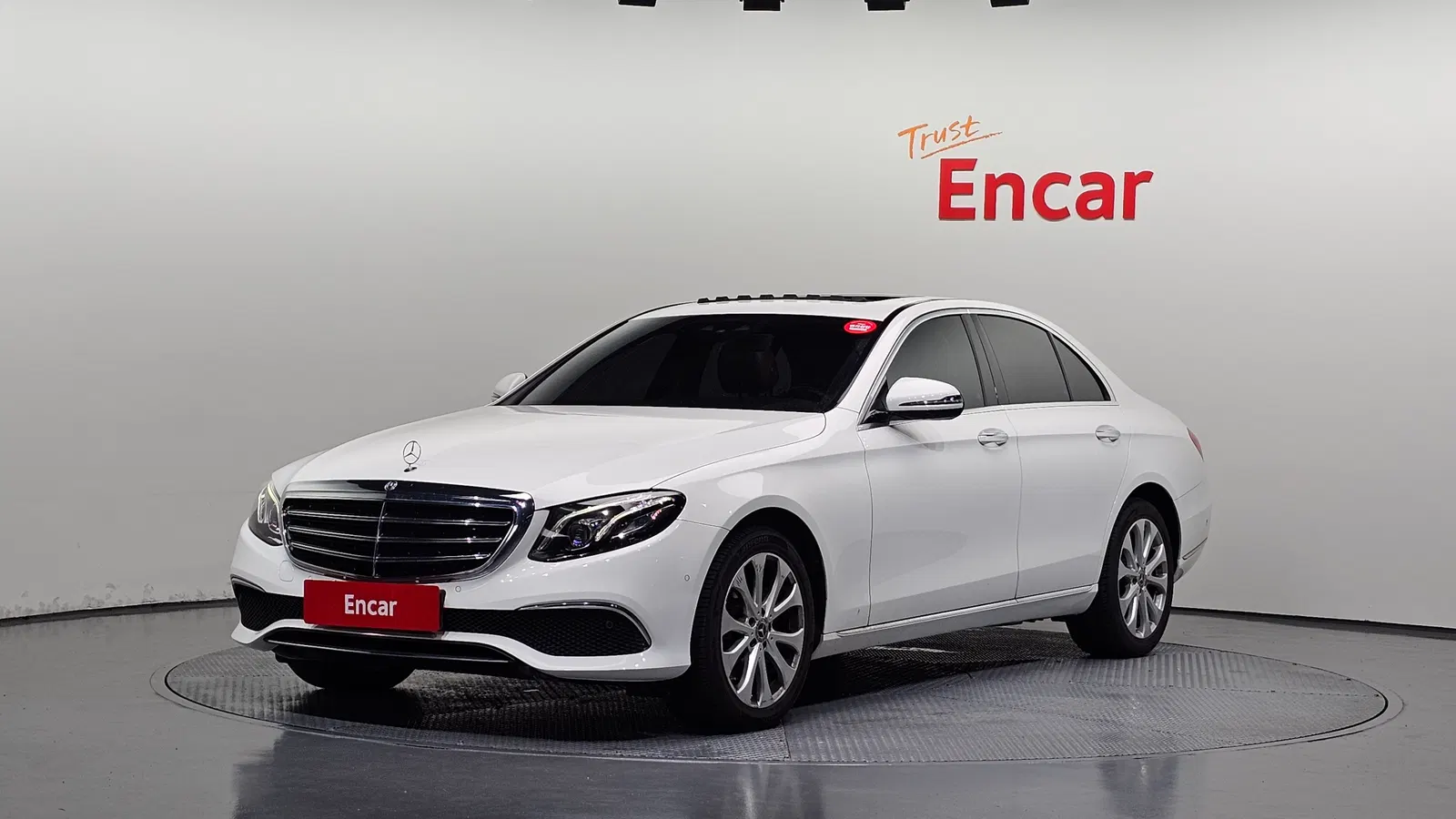Mercedes-Benz Classe E E220d Exclusive (W213) 2018 — photo 1 sur 30