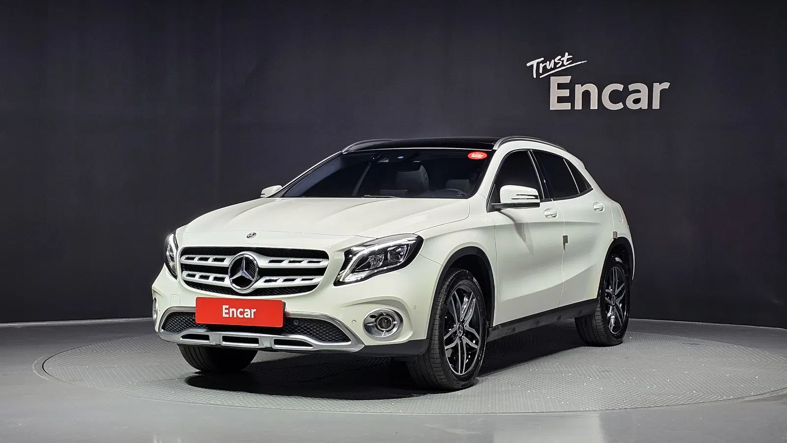 Mercedes-Benz GLA GLA220 Premium (X156) 2019 — photo 1 sur 40