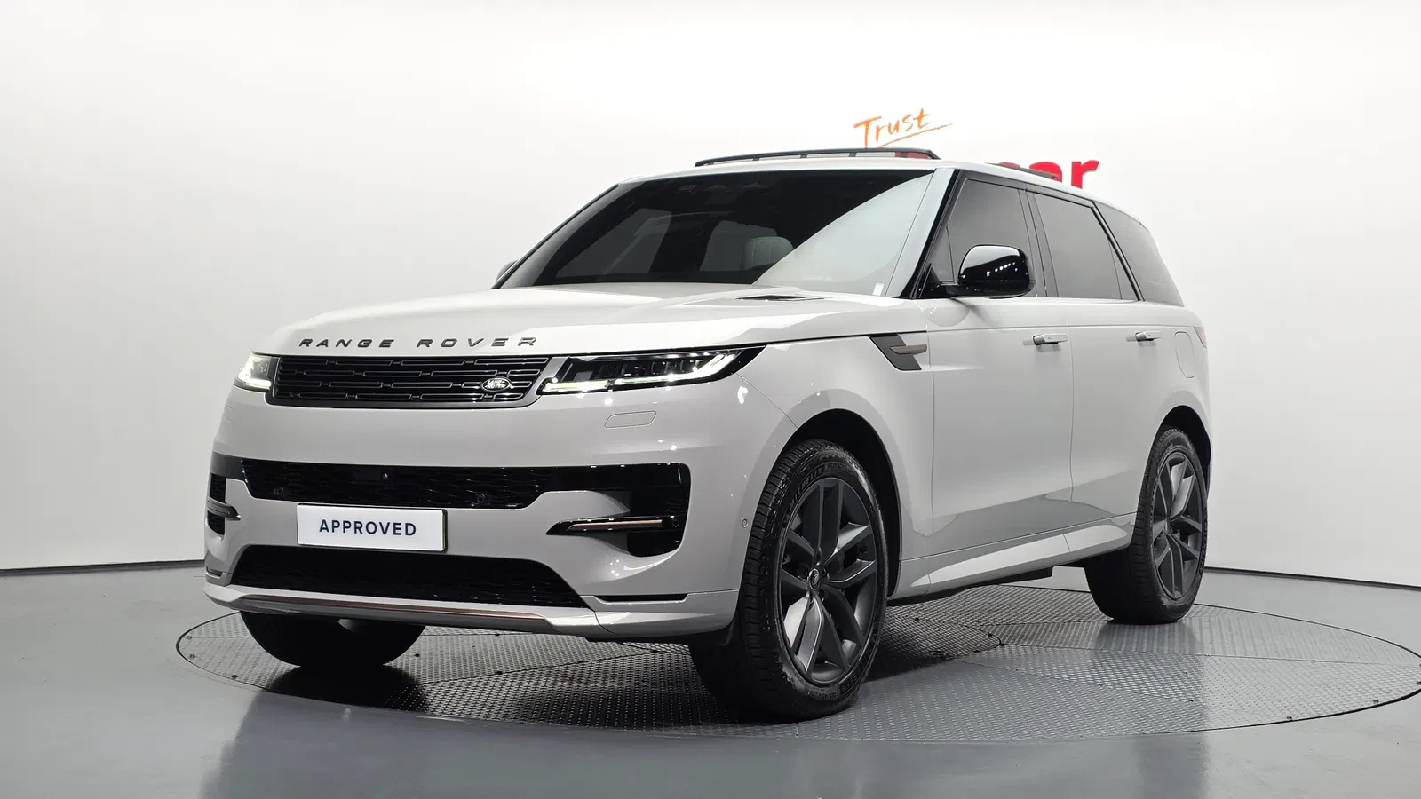 Land Rover Range Rover Sport 3e génération P550E Dynamic HSE 2025 — photo 1 sur 20