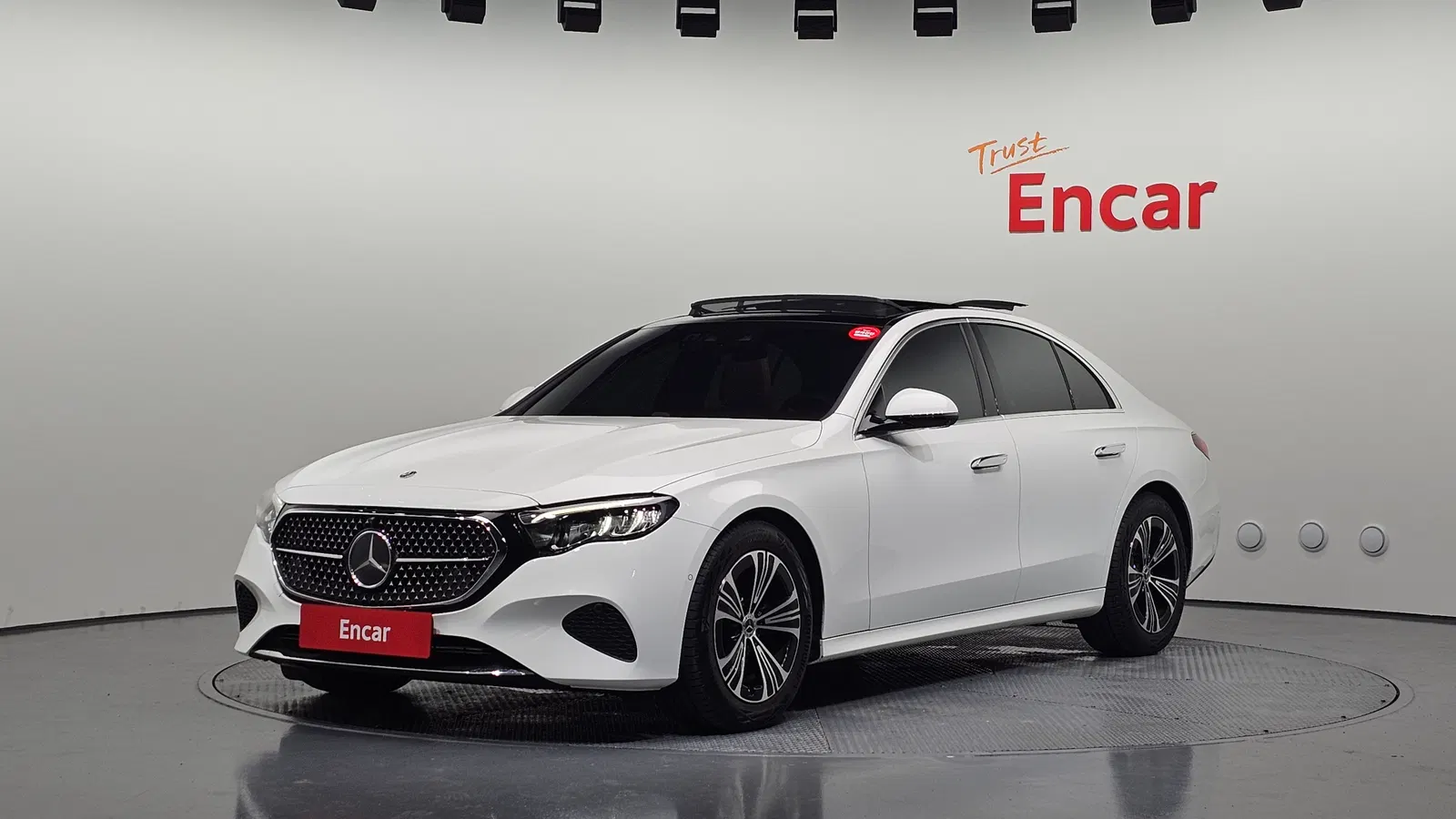Mercedes-Benz Classe E E200 Avantgarde (W214) 2025 — photo 1 sur 8
