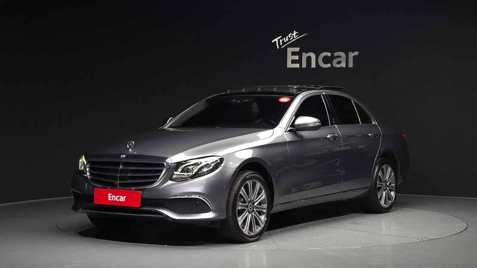 Mercedes-Benz Classe E E450 4MATIC Exclusive (W213) 2020 — photo 1 sur 38
