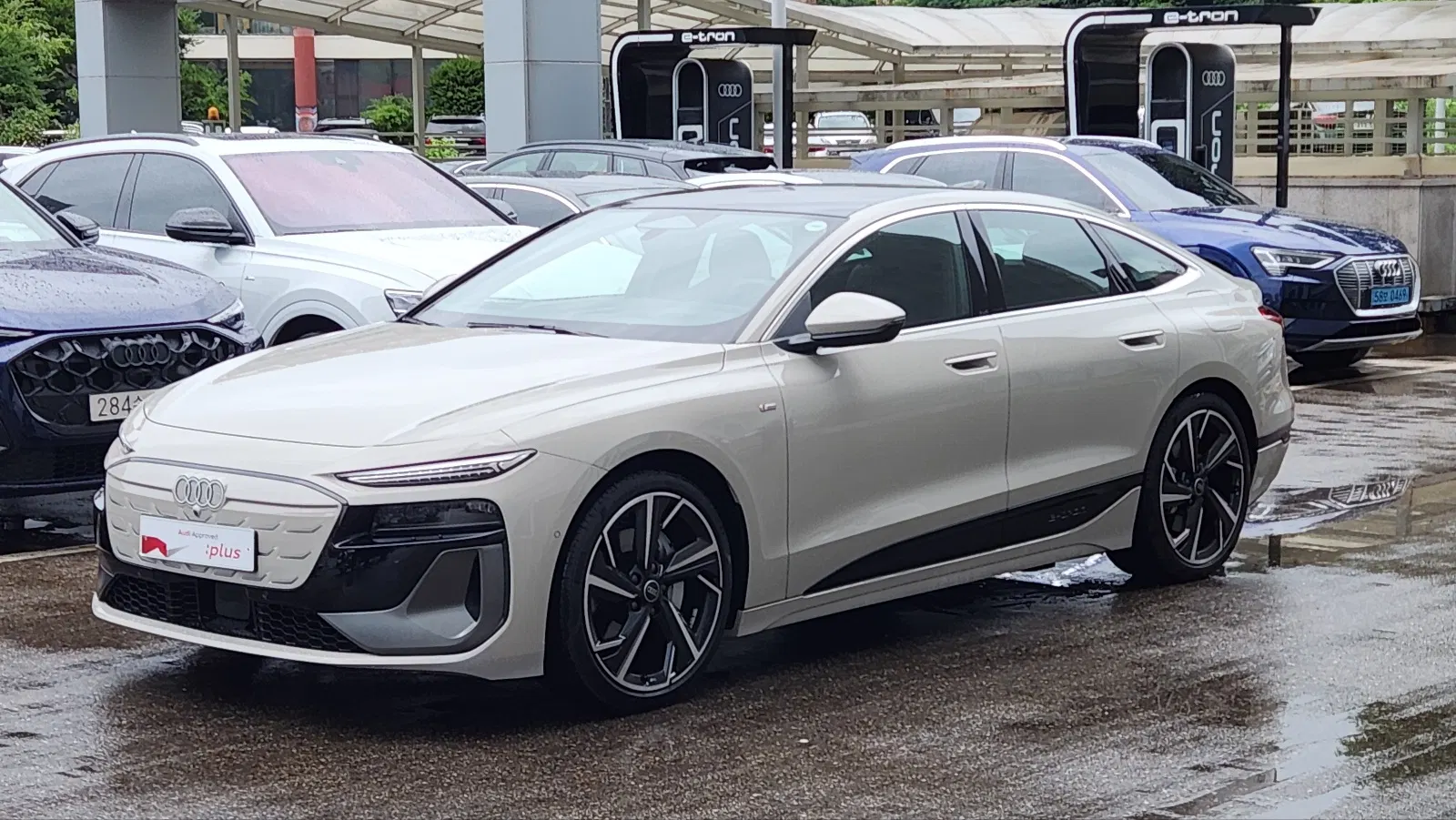 Audi A6 e-tron Performance S Line 2025 — photo 1 sur 26