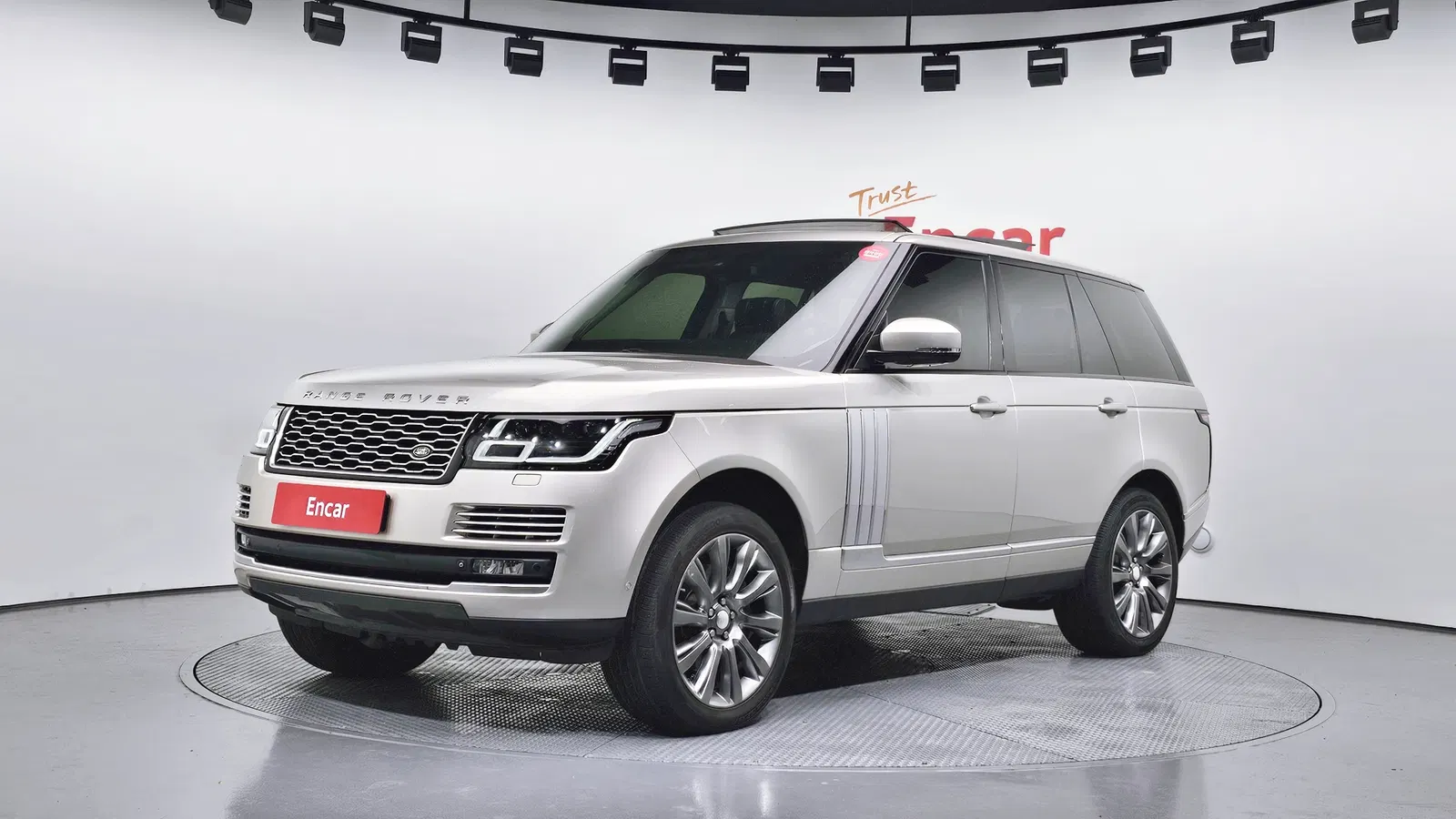 Land Rover Range Rover 4e génération 4.4 SDV8 Vogue SE Diesel 2014 — photo 1 sur 26