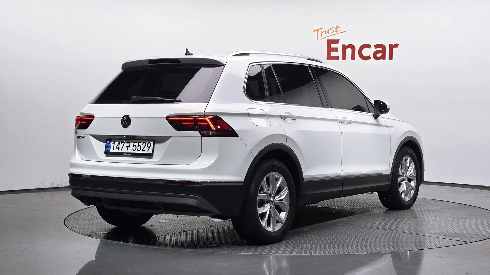 Volkswagen Tiguan 2e génération 2.0 TDI Premium 2020 — photo 1 sur 31