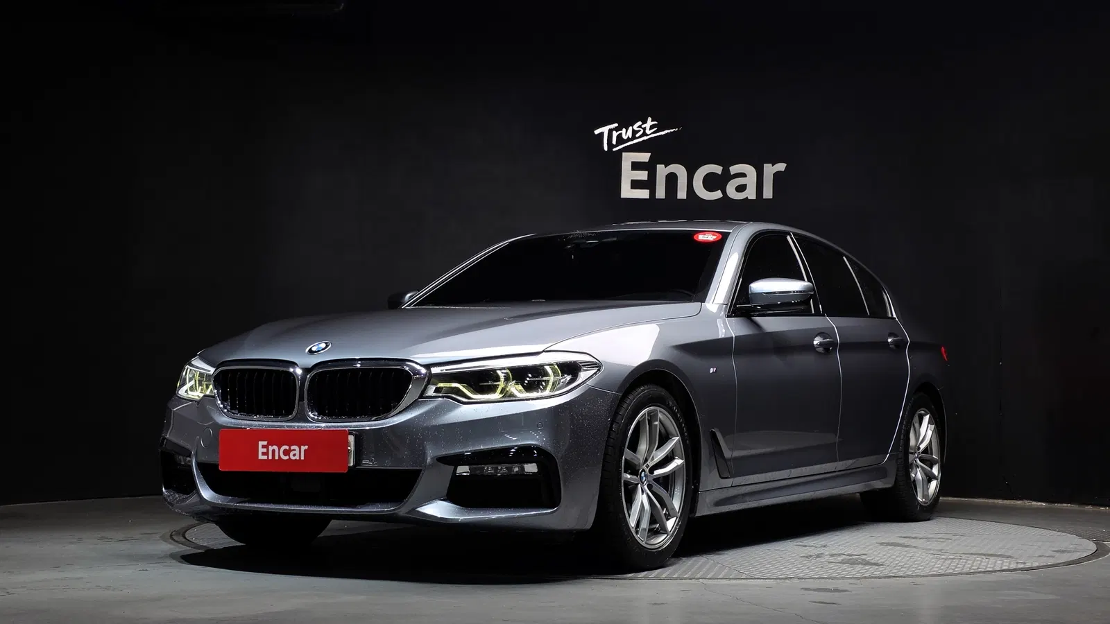 BMW Série 5 (G30) 530i M Sport 2017 — photo 1 sur 34