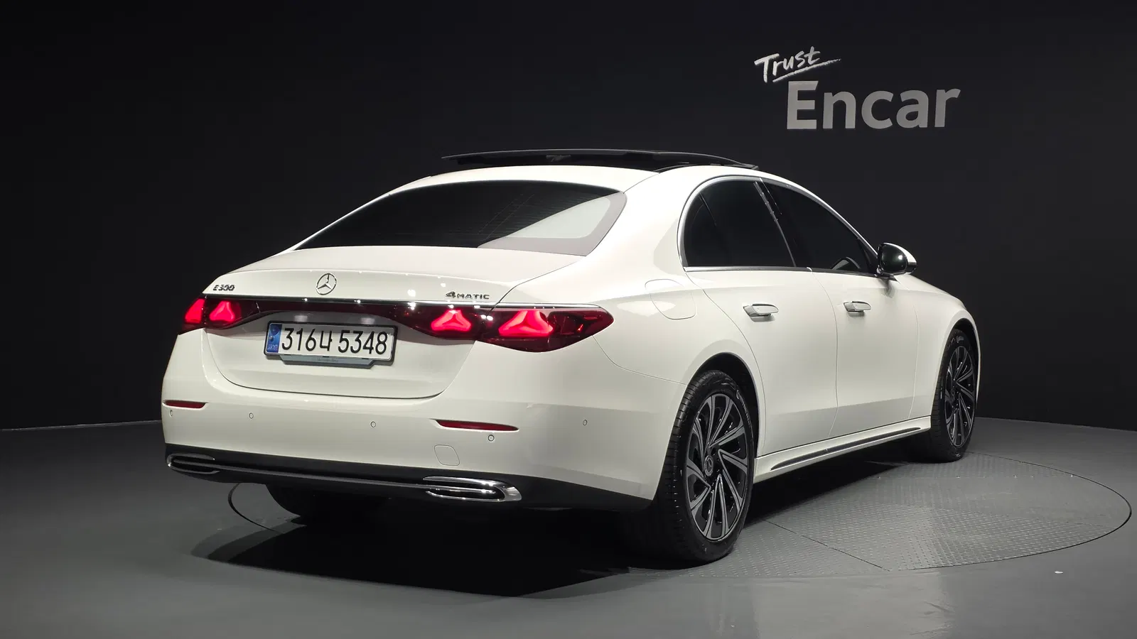 Mercedes-Benz Classe E E300 4MATIC Exclusive (W214) 2024 — photo 1 sur 30