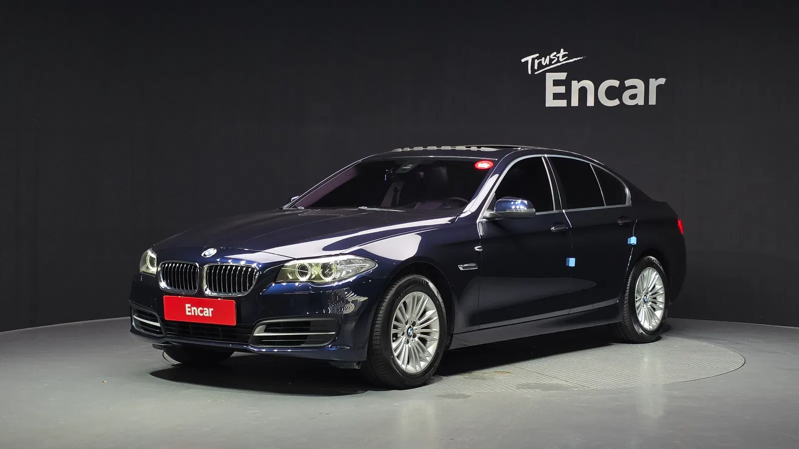 BMW Série 5 (F10) 520d xDrive 2015 — photo 1 sur 8