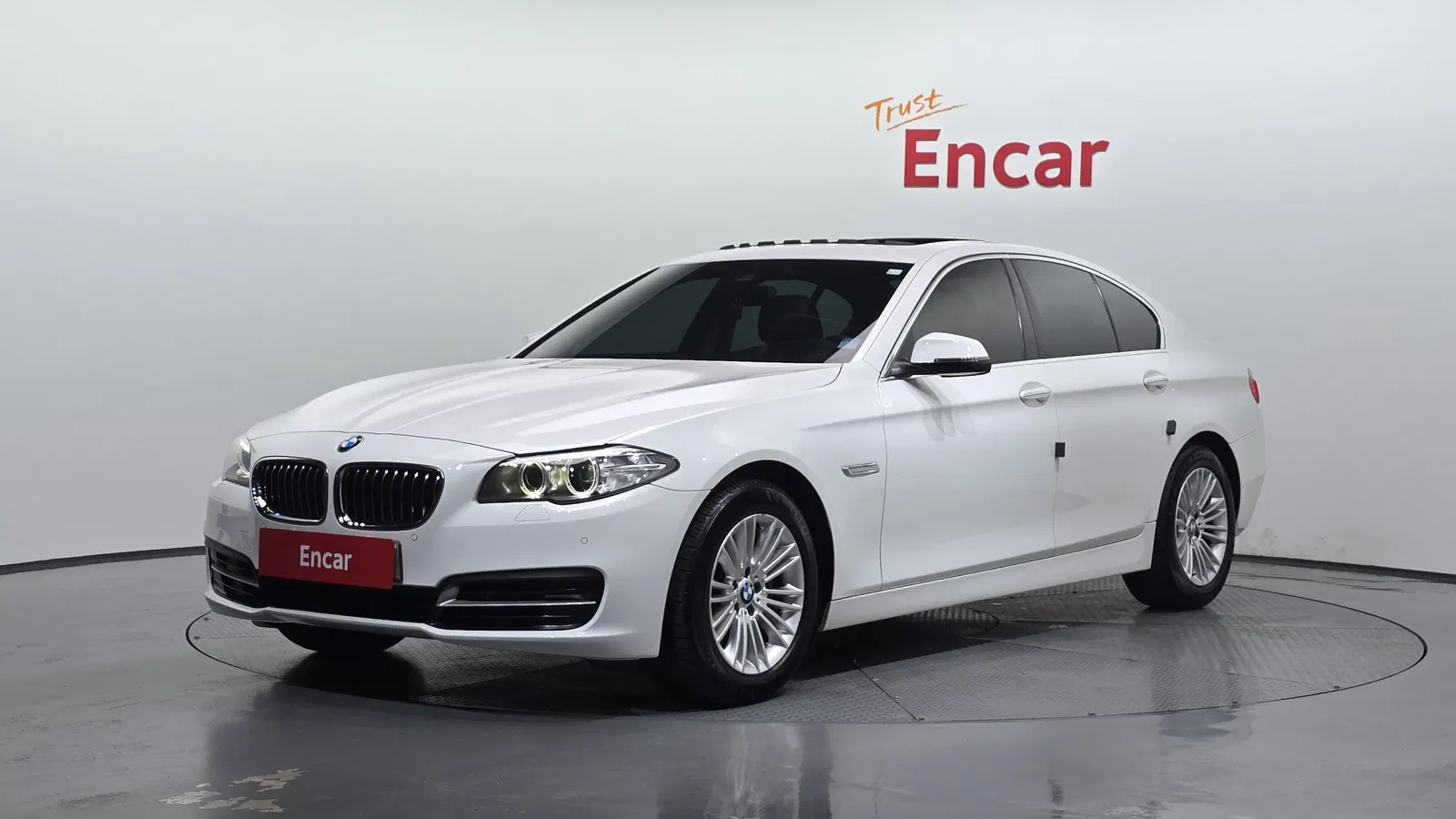 BMW Série 5 (F10) 520d xDrive 2014 — photo 1 sur 20