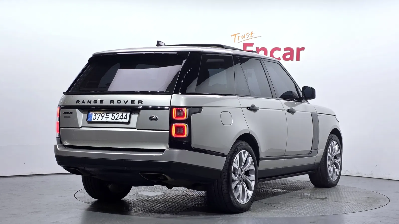 Land Rover Range Rover 4e génération 4.4 SDV8 AB Diesel 2018 — photo 1 sur 40