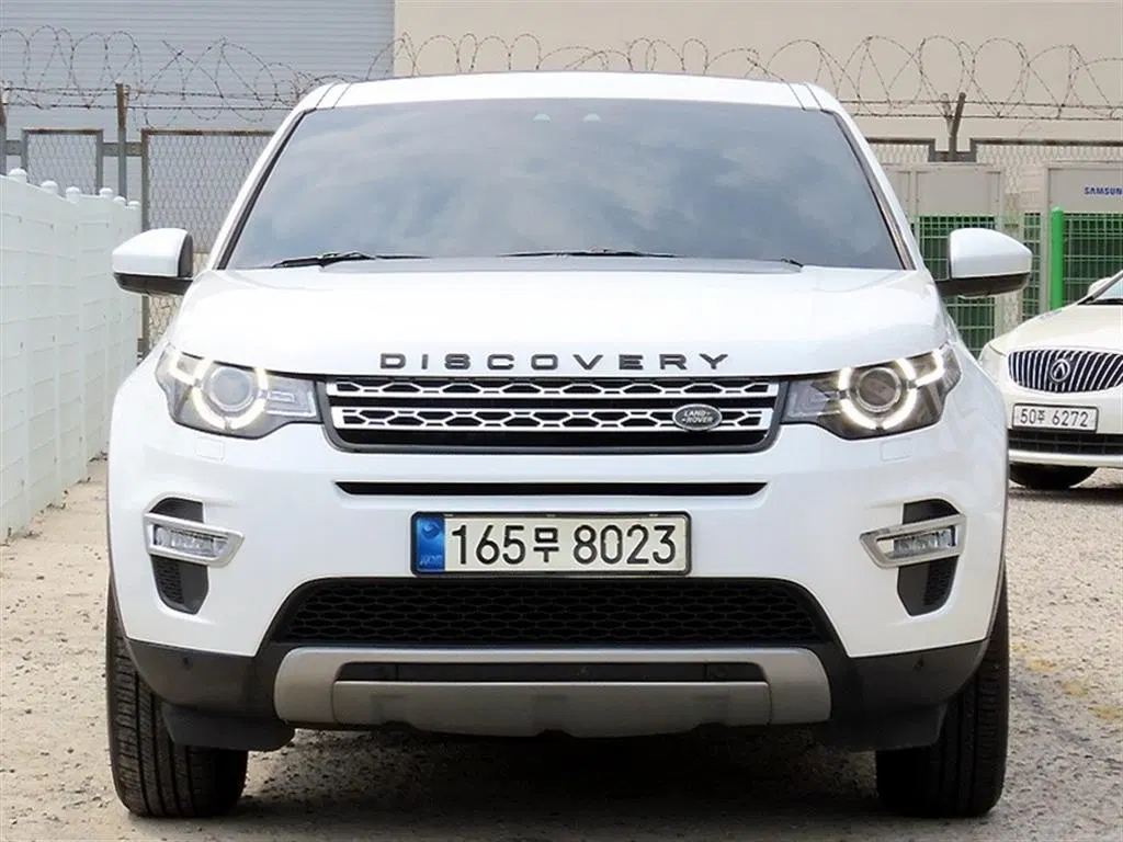 Land Rover Discovery Sport 2.0 TD4 HSE Luxury 2017 — photo 1 sur 26