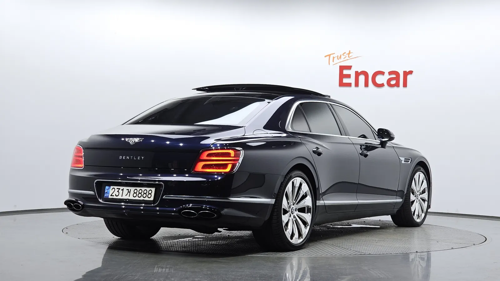 Bentley Flying Spur 3e génération 4.0 2021 — photo 1 sur 39