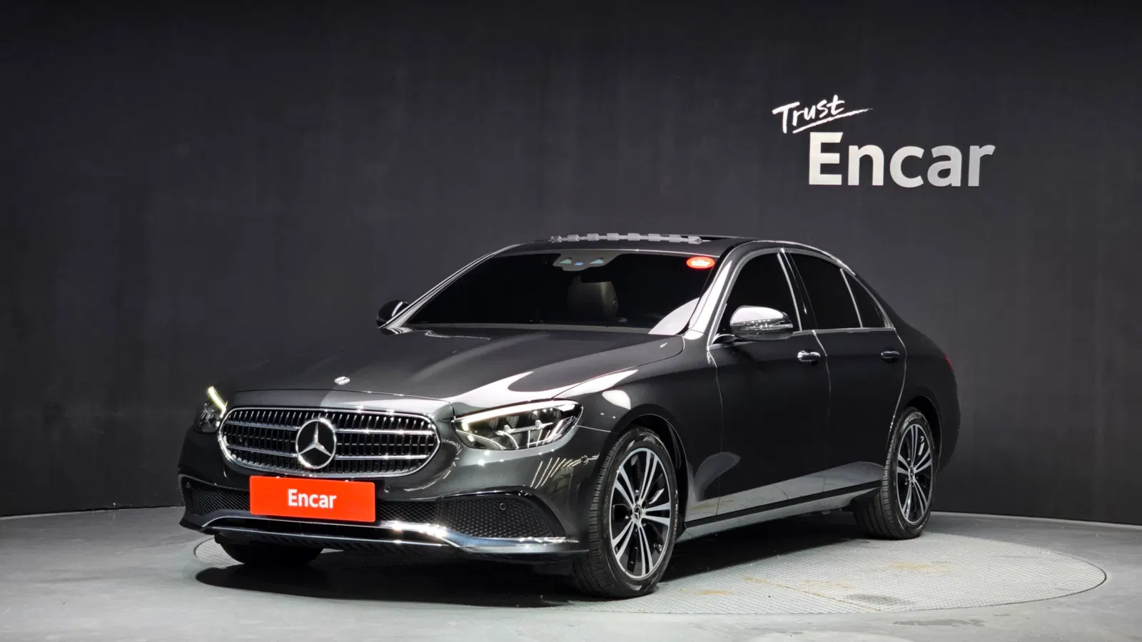 Mercedes-Benz Classe E E250 Avantgarde (W213) 2021 — photo 1 sur 31