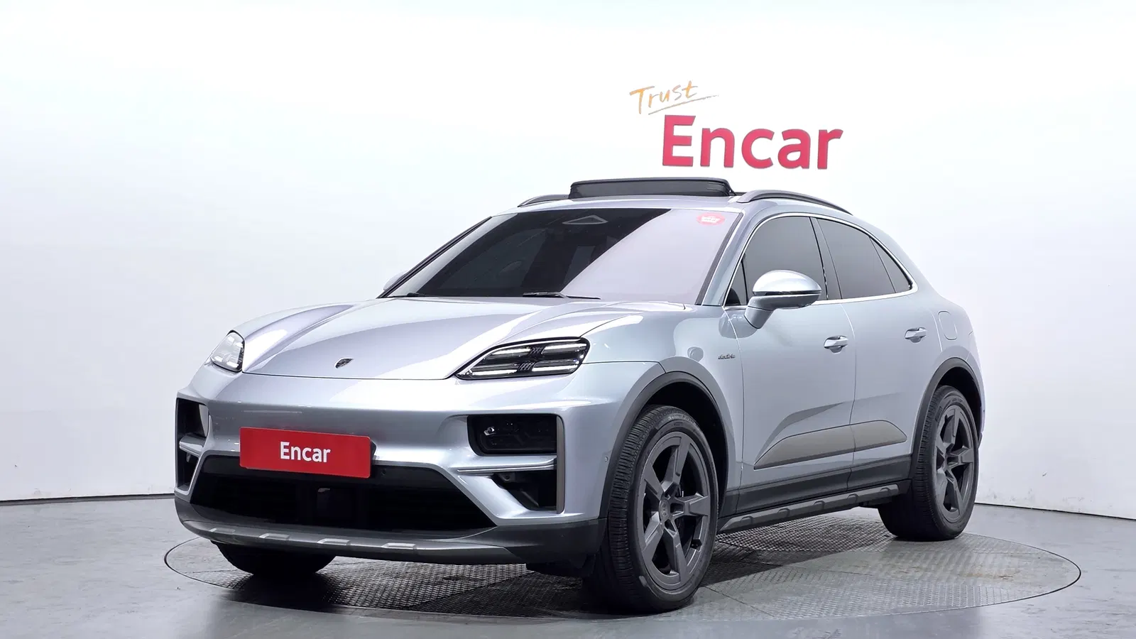 Porsche Macan EV Turbo 2025 — photo 1 sur 20