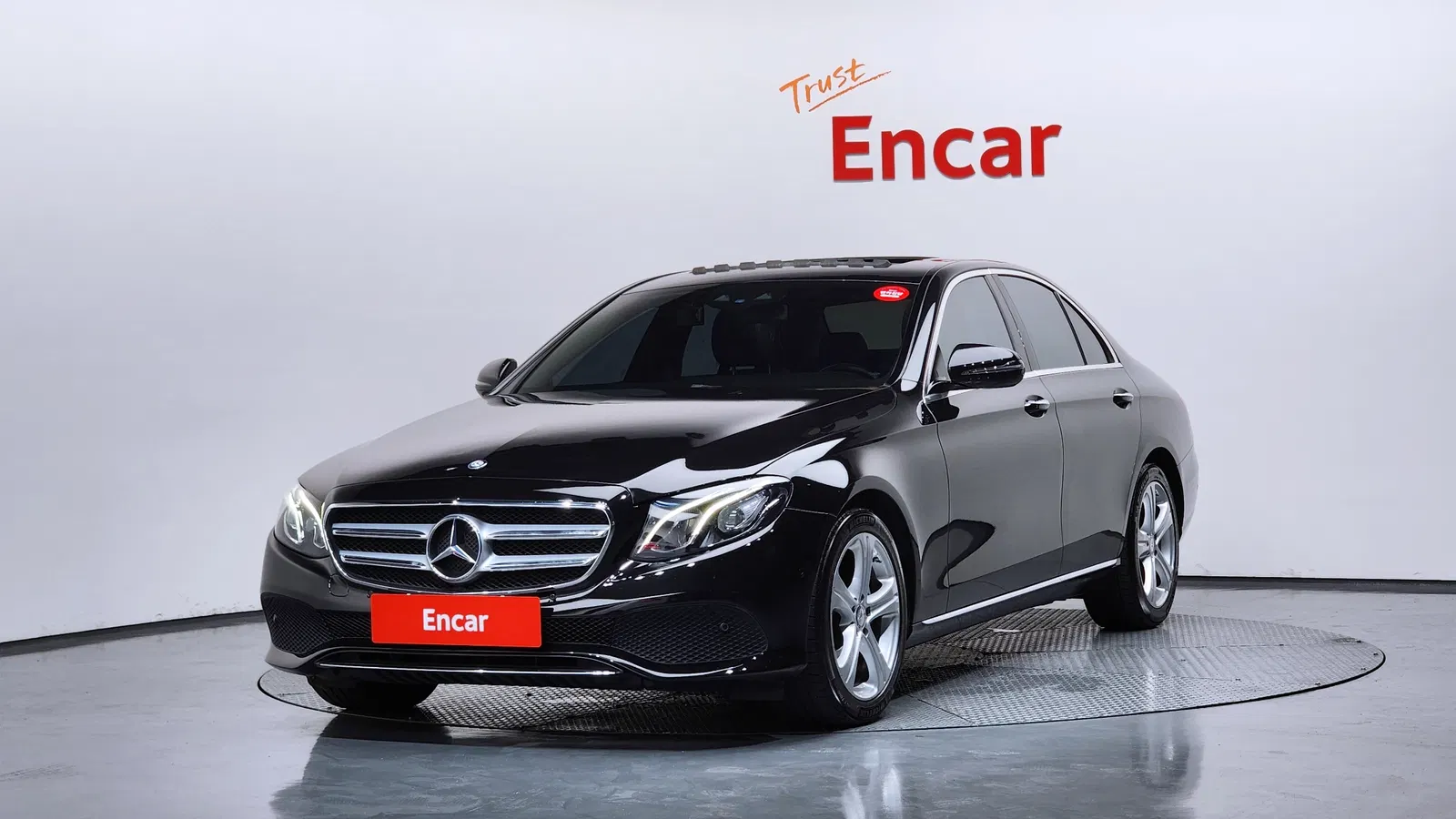 Mercedes-Benz Classe E E200 Avantgarde (W213) 2017 — photo 1 sur 20