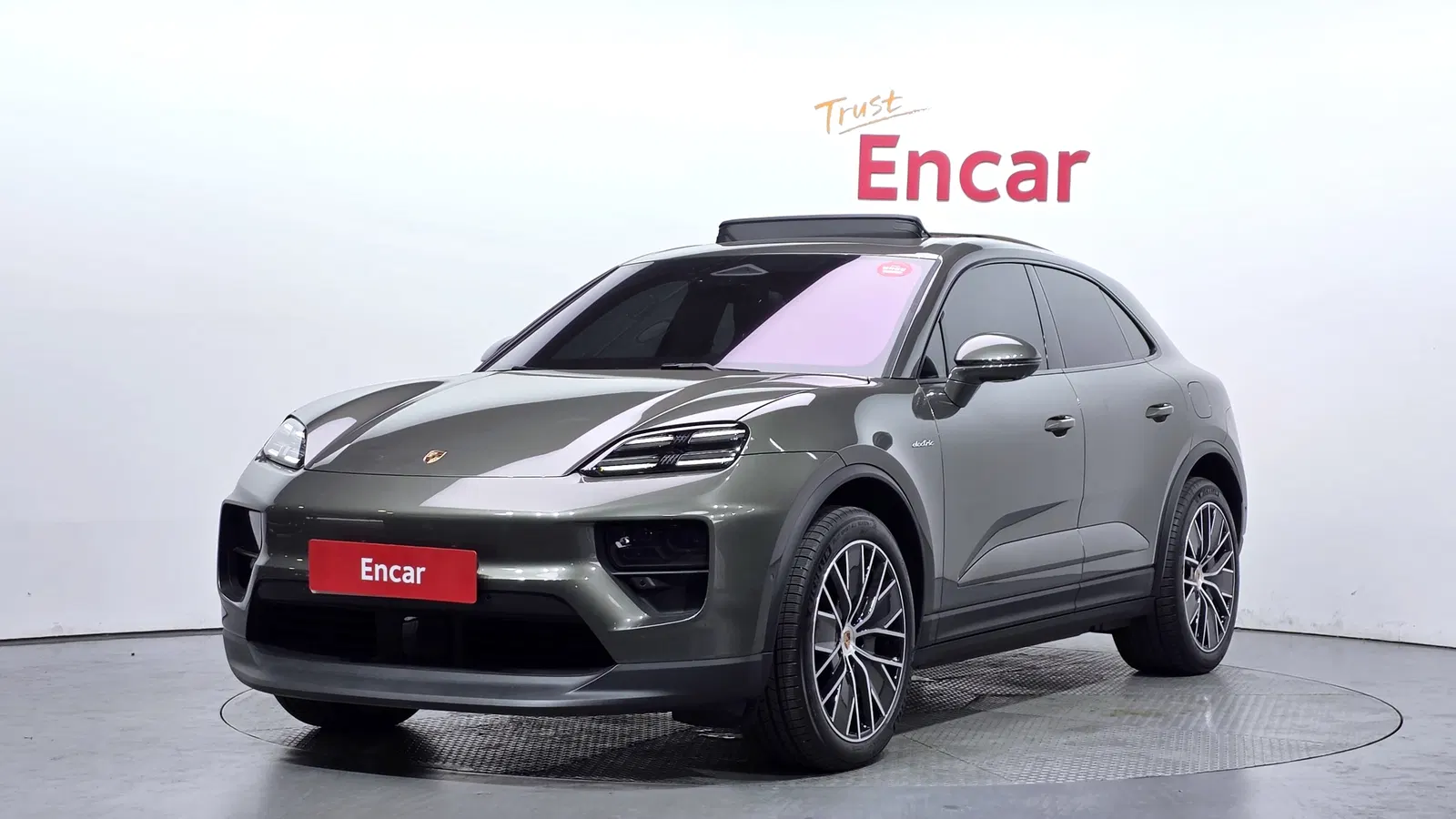 Porsche Macan EV Base 4 2025 — photo 1 sur 20