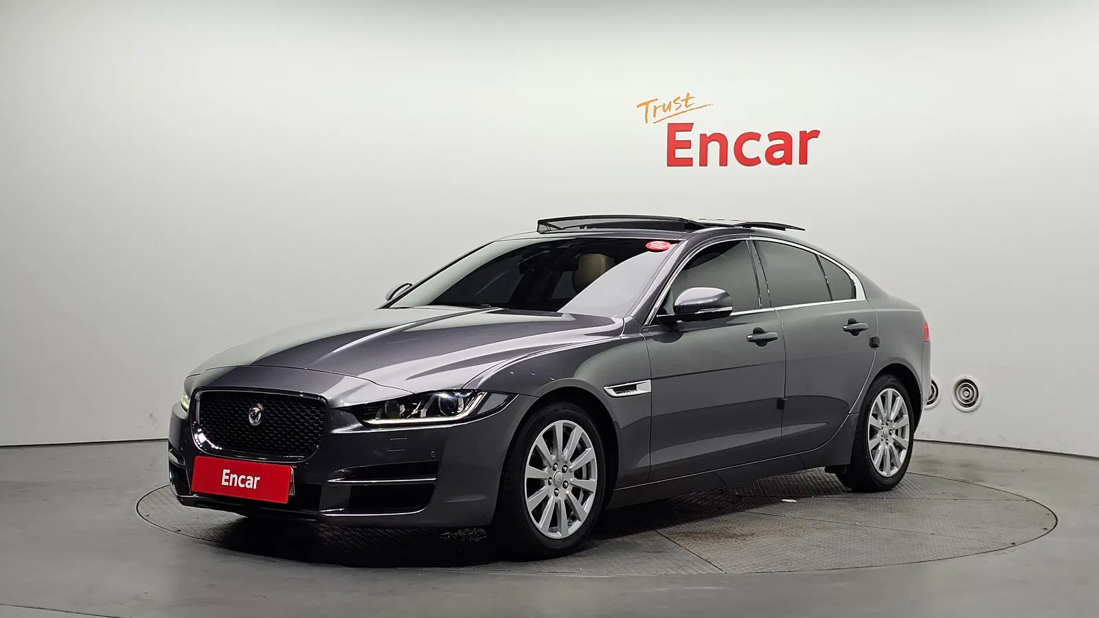 Jaguar XE 20d Prestige 2016 — photo 1 sur 20