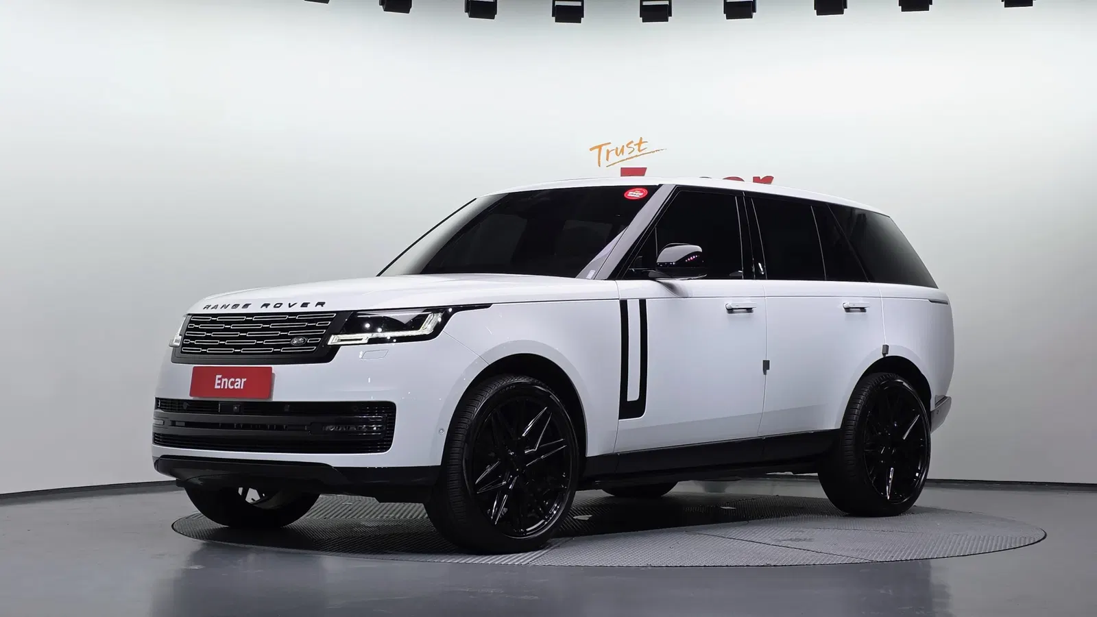 Land Rover Range Rover 5e génération D350 AB 2023 — photo 1 sur 26